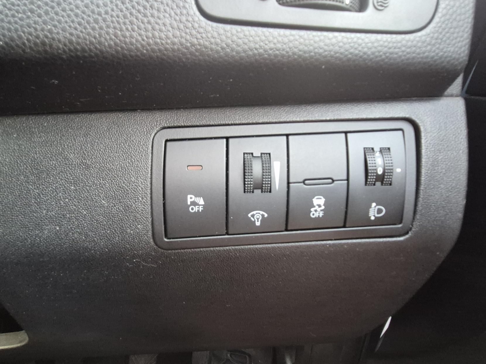 Hyundai ix20 1.4 Active Hatchback 5dr Petrol Manual Euro 5 (90 bhp)