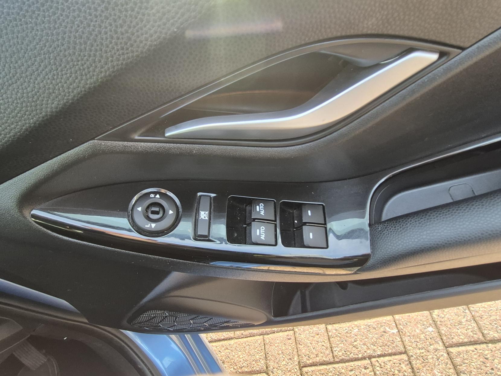 Hyundai ix20 1.4 Active Hatchback 5dr Petrol Manual Euro 5 (90 bhp)