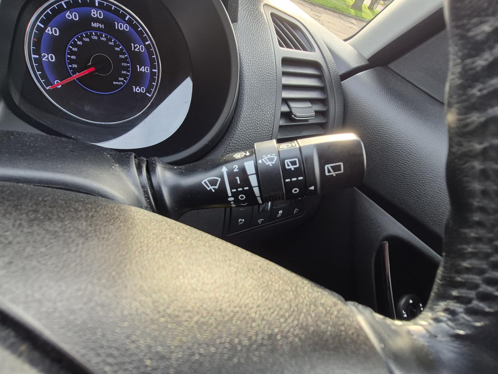 Hyundai ix20 1.4 Active Hatchback 5dr Petrol Manual Euro 5 (90 bhp)