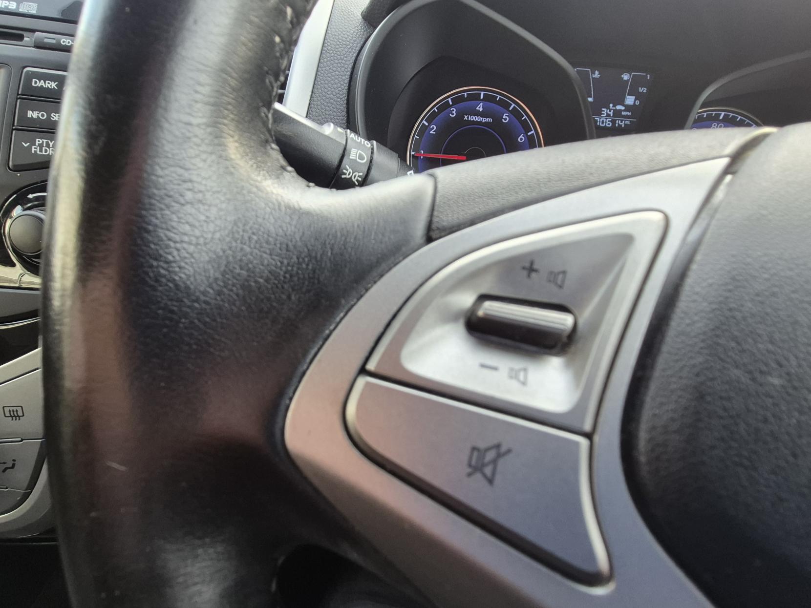 Hyundai ix20 1.4 Active Hatchback 5dr Petrol Manual Euro 5 (90 bhp)