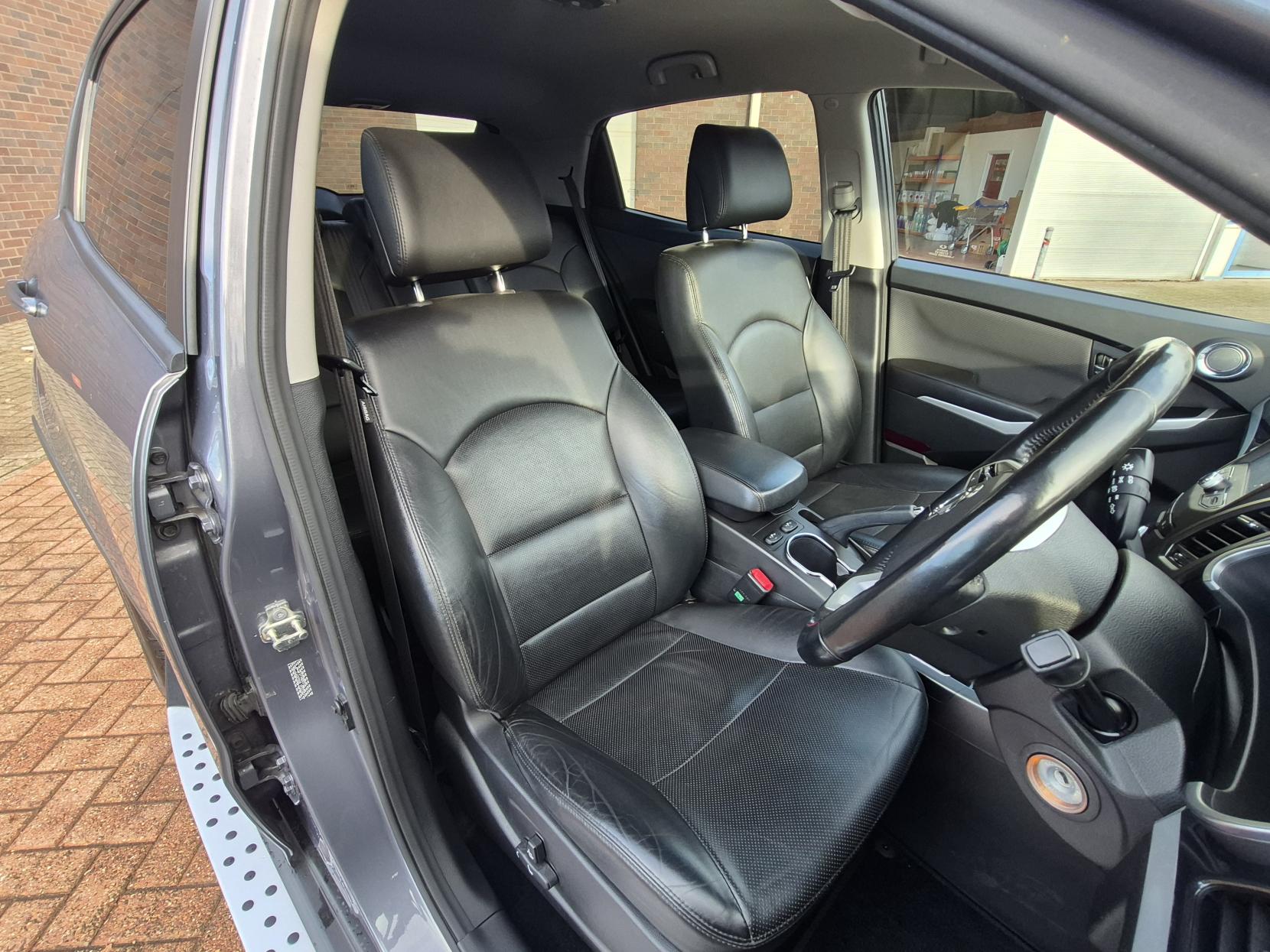 SsangYong Korando 2.2D ELX SUV 5dr Diesel Auto 4WD Euro 6 (178 ps)