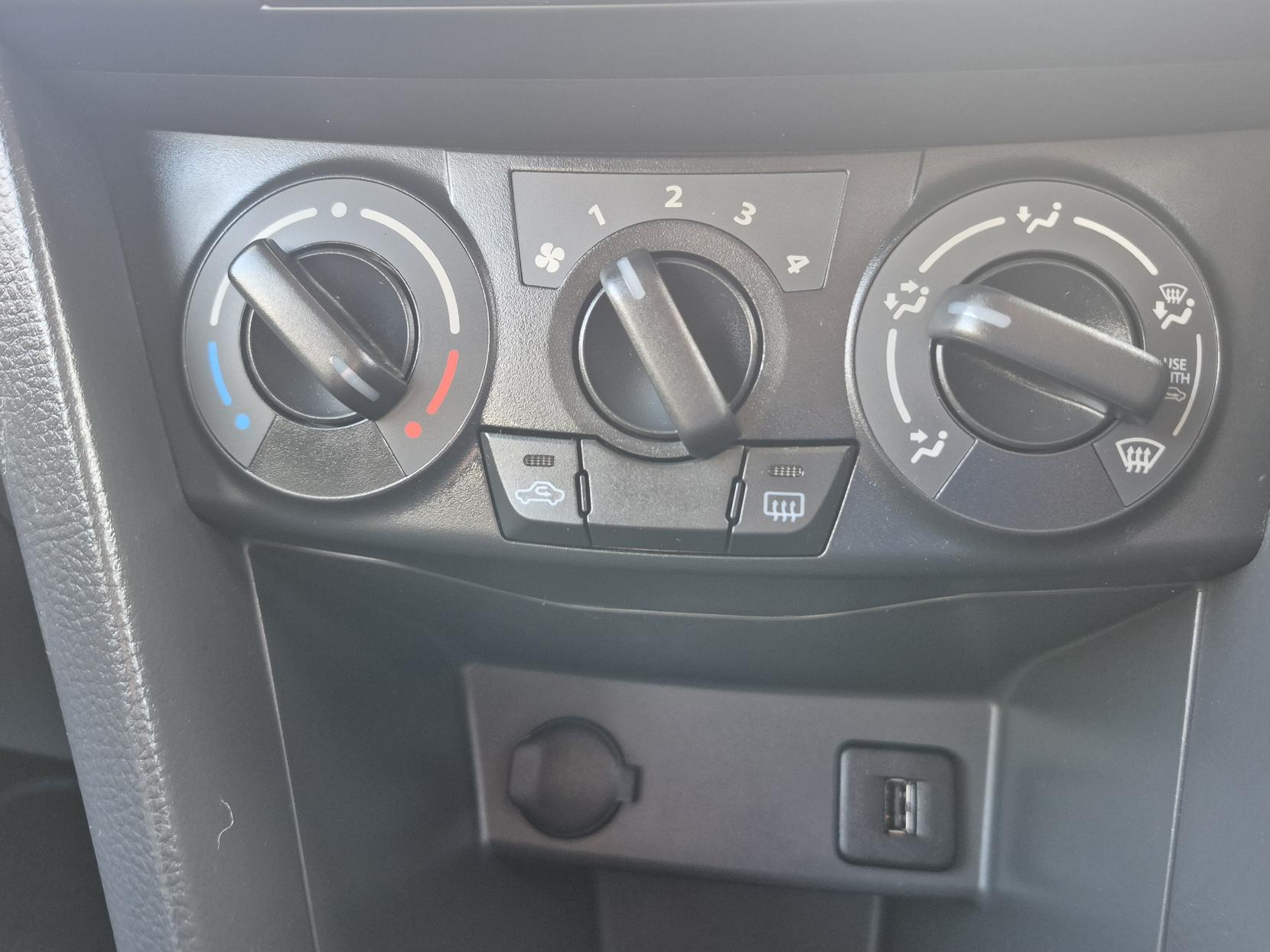 Suzuki Swift 1.2 SZ2 Hatchback 3dr Petrol Manual Euro 5 (94 ps)