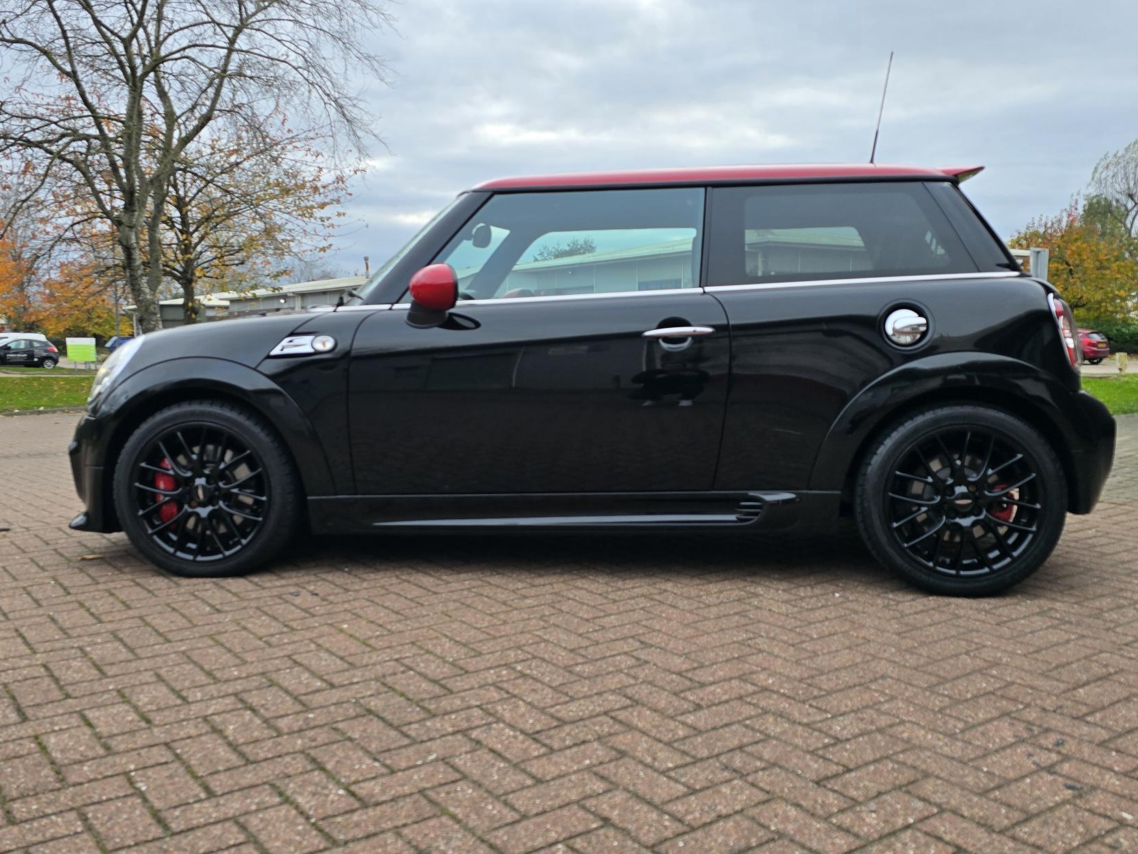 MINI Hatch 1.6 John Cooper Works Hatchback 3dr Petrol Manual Euro 5 (211 ps)