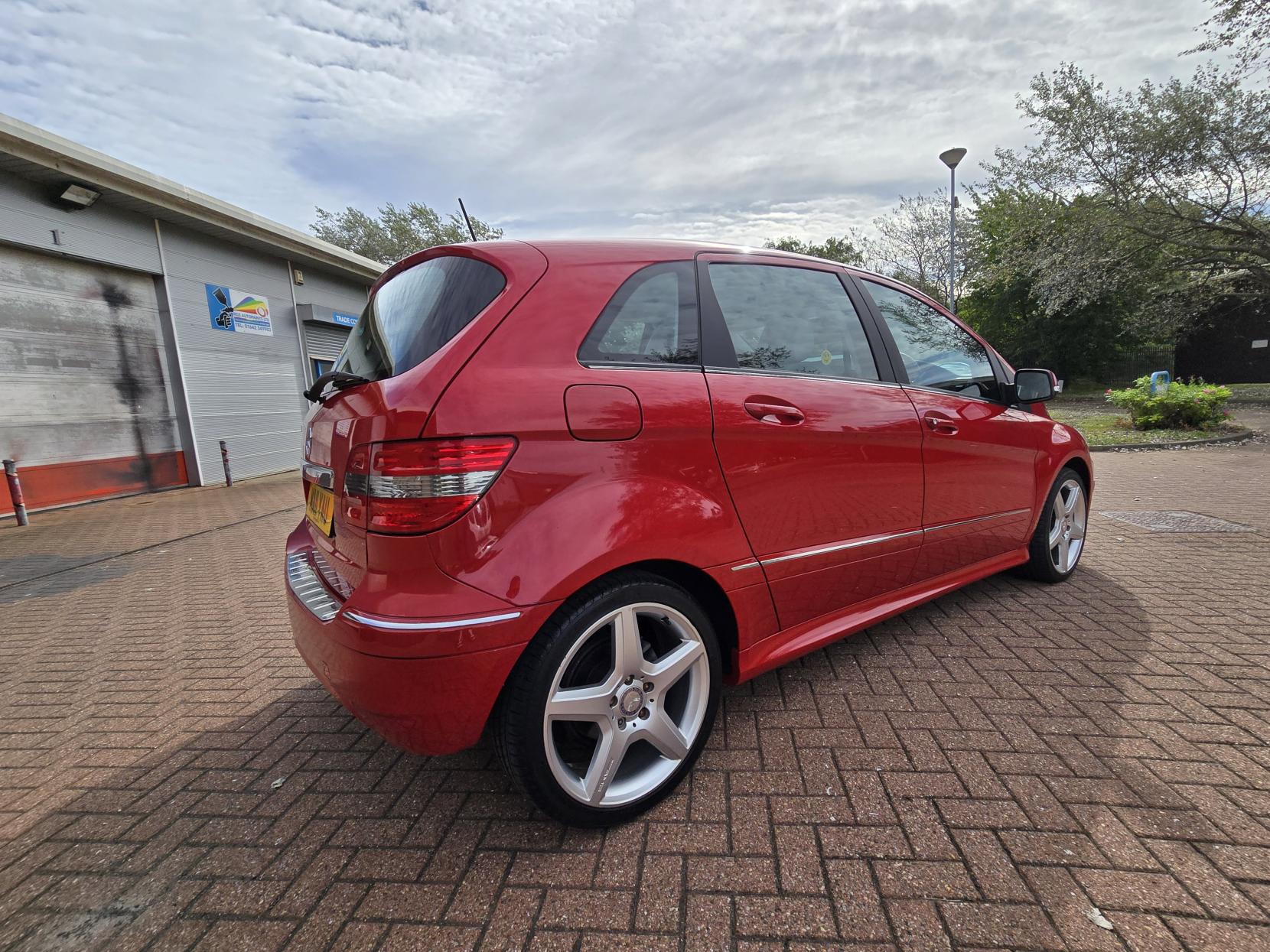 Mercedes-Benz B Class 1.7 B180 Sport MPV 5dr Petrol CVT (177 g/km, 116 bhp)