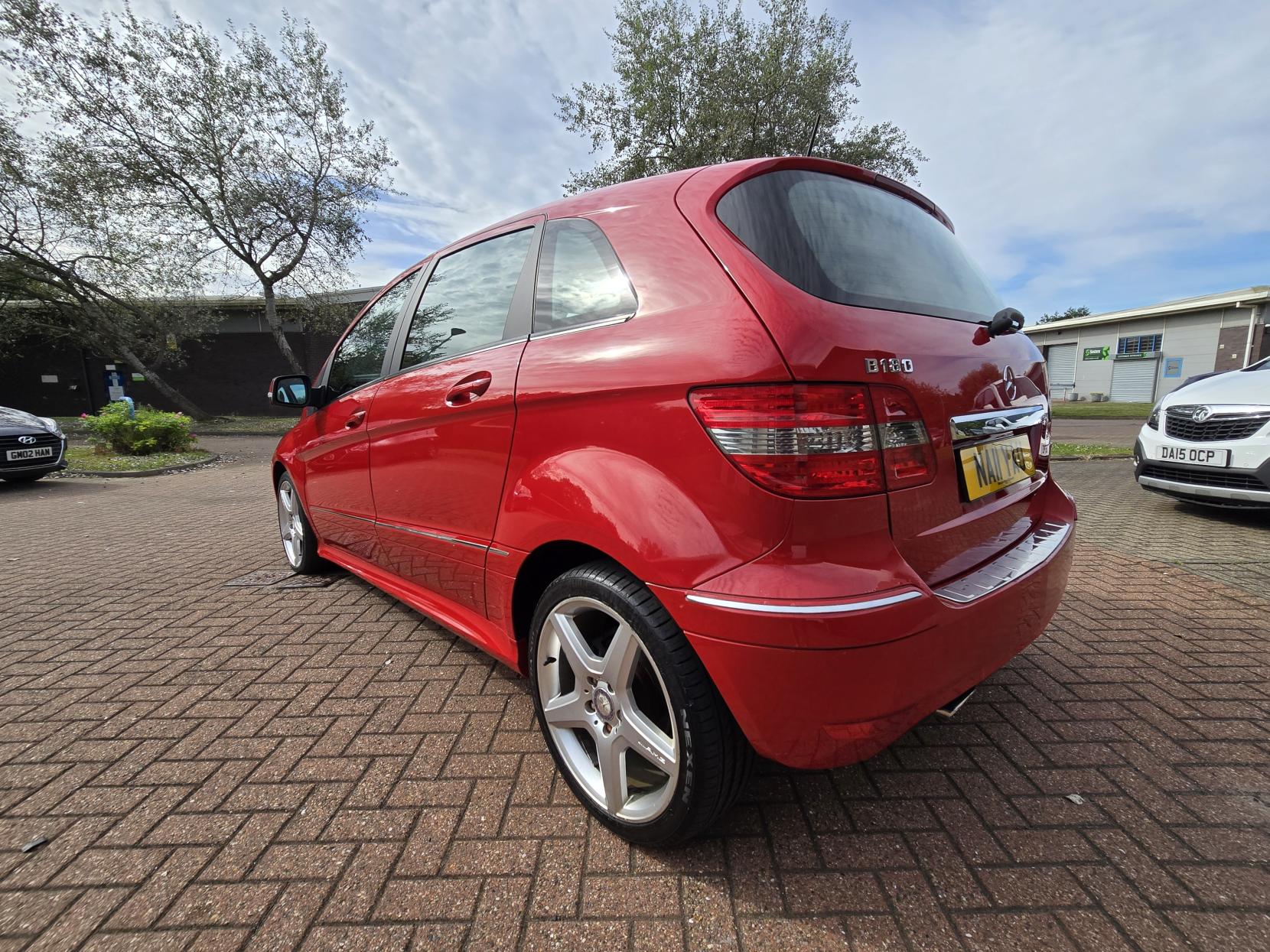 Mercedes-Benz B Class 1.7 B180 Sport MPV 5dr Petrol CVT (177 g/km, 116 bhp)