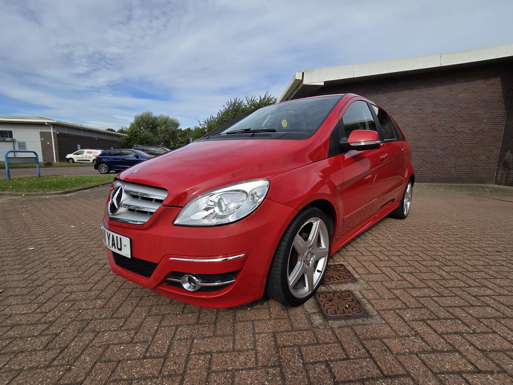 Mercedes-Benz B Class 1.7 B180 Sport MPV 5dr Petrol CVT (177 g/km, 116 bhp)