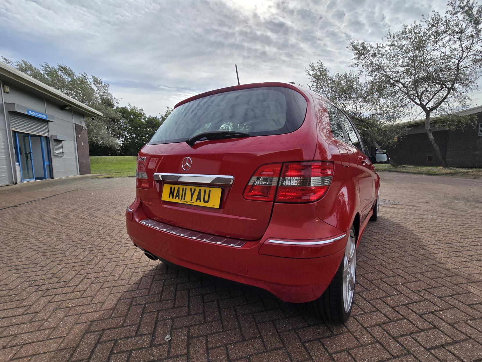 Mercedes-Benz B Class 1.7 B180 Sport MPV 5dr Petrol CVT (177 g/km, 116 bhp)