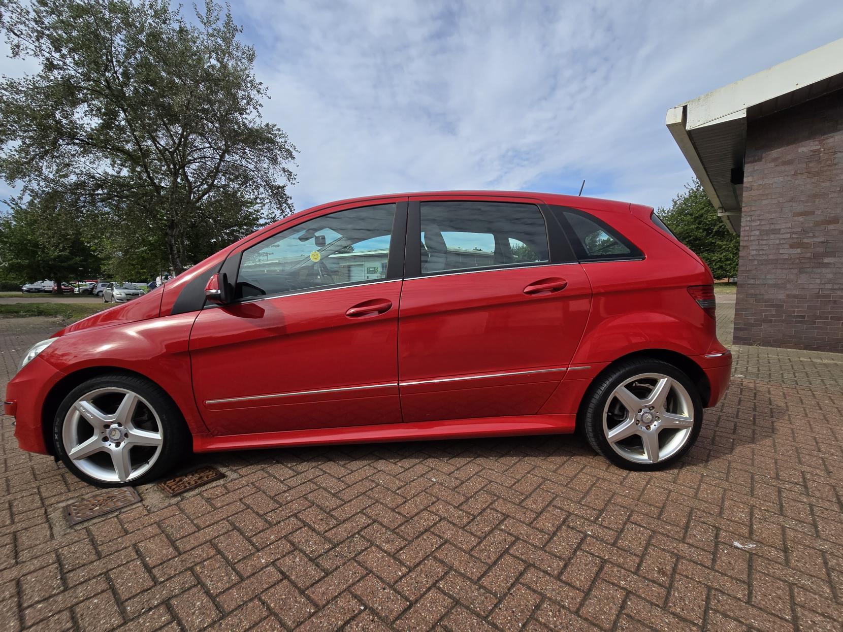 Mercedes-Benz B Class 1.7 B180 Sport MPV 5dr Petrol CVT (177 g/km, 116 bhp)