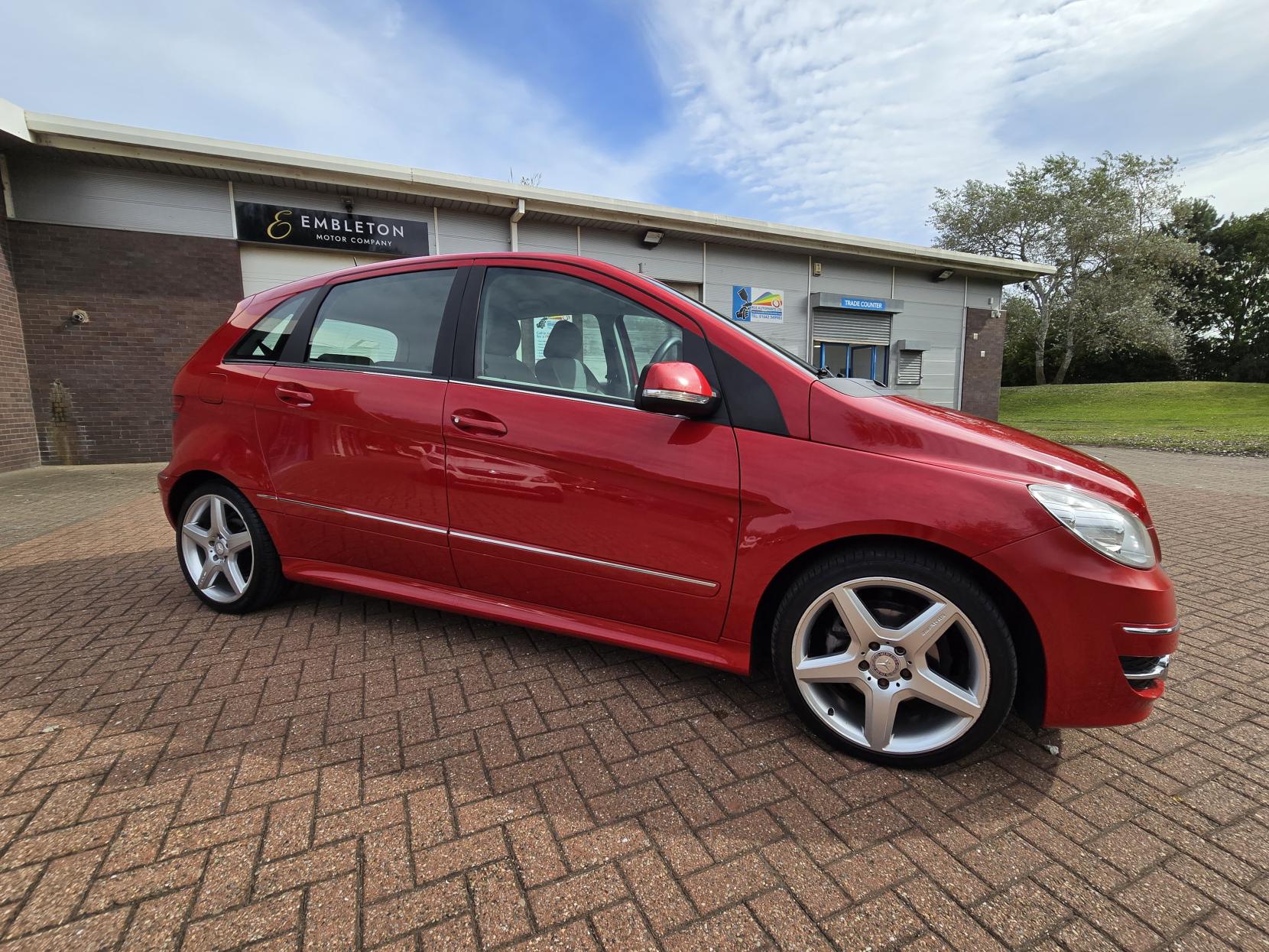 Mercedes-Benz B Class 1.7 B180 Sport MPV 5dr Petrol CVT (177 g/km, 116 bhp)