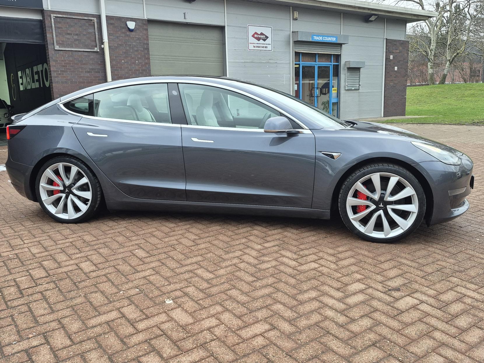 Tesla Model 3 (Dual Motor) Performance Saloon 4dr Electric Auto 4WDE (Performance Upgrade) (449 bhp)