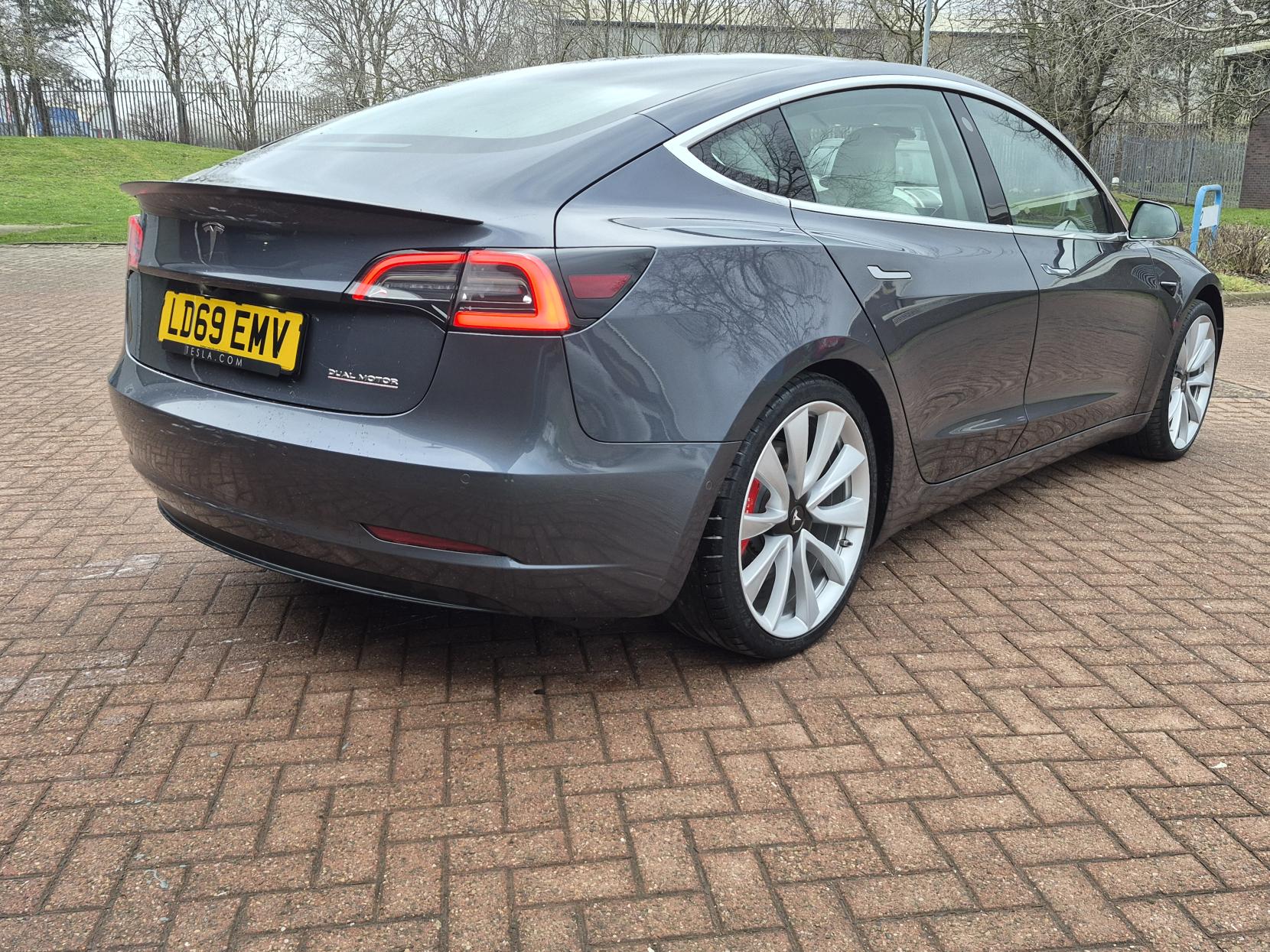 Tesla Model 3 (Dual Motor) Performance Saloon 4dr Electric Auto 4WDE (Performance Upgrade) (449 bhp)