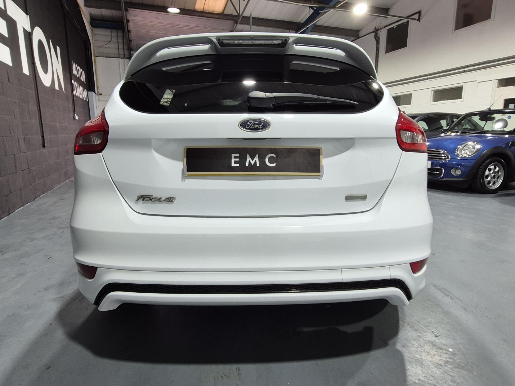 Ford Focus 1.0T EcoBoost ST-Line Hatchback 5dr Petrol Manual Euro 6 (s/s) (125 ps)