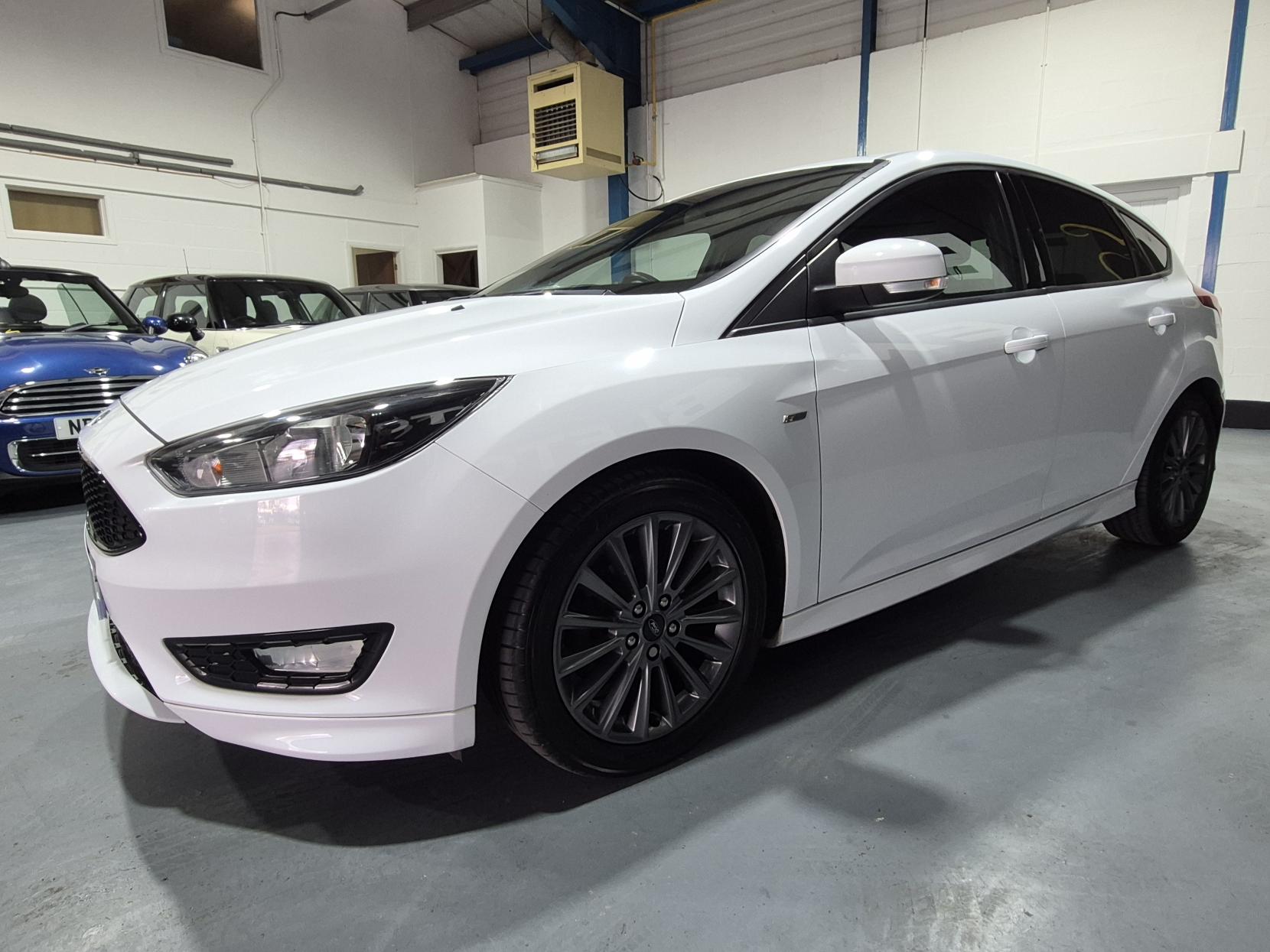 Ford Focus 1.0T EcoBoost ST-Line Hatchback 5dr Petrol Manual Euro 6 (s/s) (125 ps)