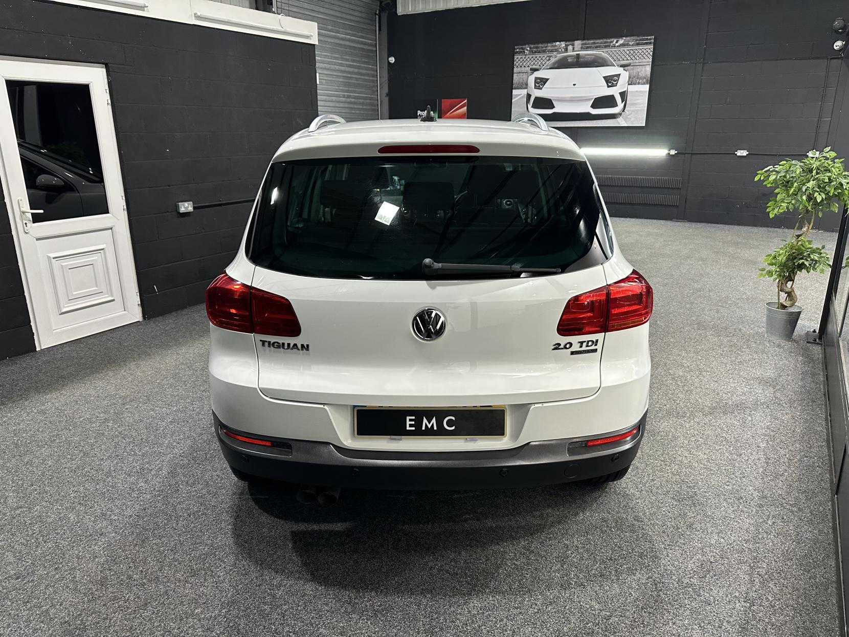 Volkswagen Tiguan 2.0 TDI BlueMotion Tech Match SUV 5dr Diesel Manual 4WD Euro 5 (s/s) (140 ps)