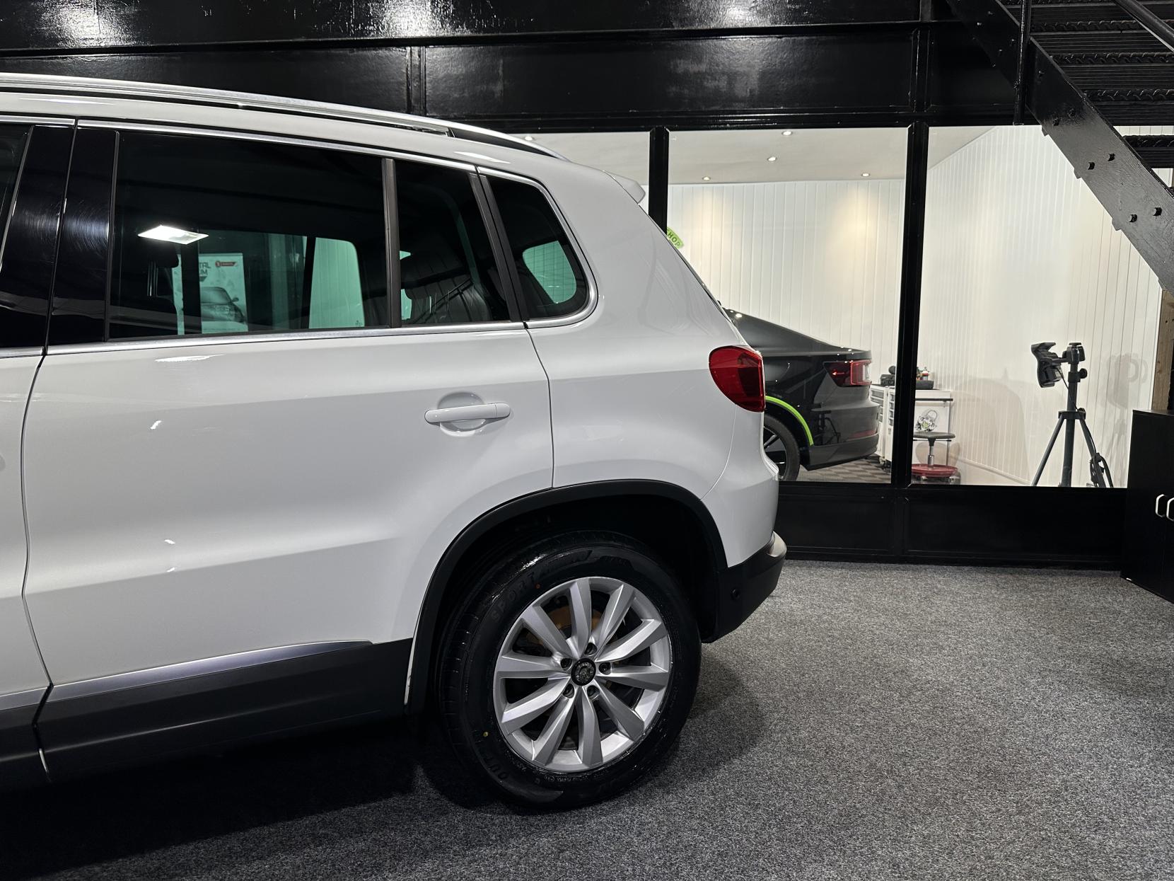 Volkswagen Tiguan 2.0 TDI BlueMotion Tech Match SUV 5dr Diesel Manual 4WD Euro 5 (s/s) (140 ps)