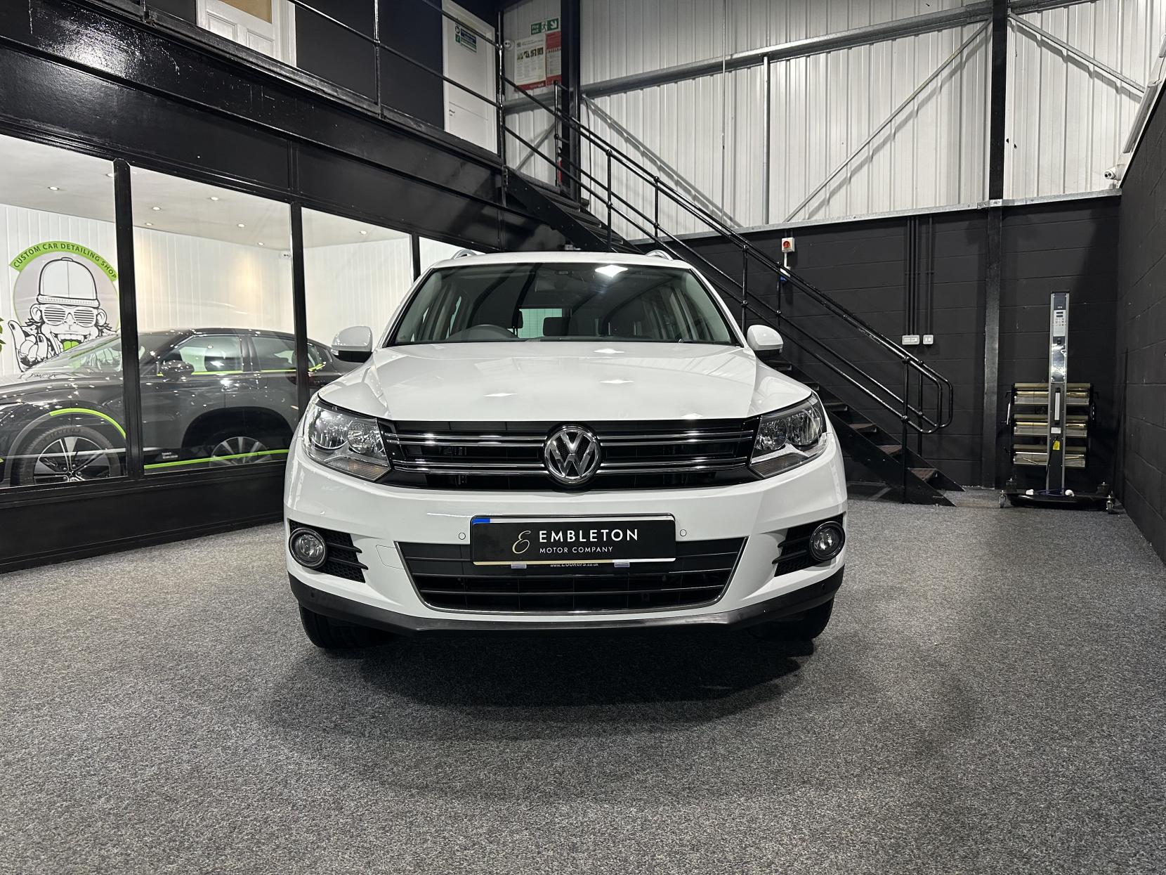 Volkswagen Tiguan 2.0 TDI BlueMotion Tech Match SUV 5dr Diesel Manual 4WD Euro 5 (s/s) (140 ps)