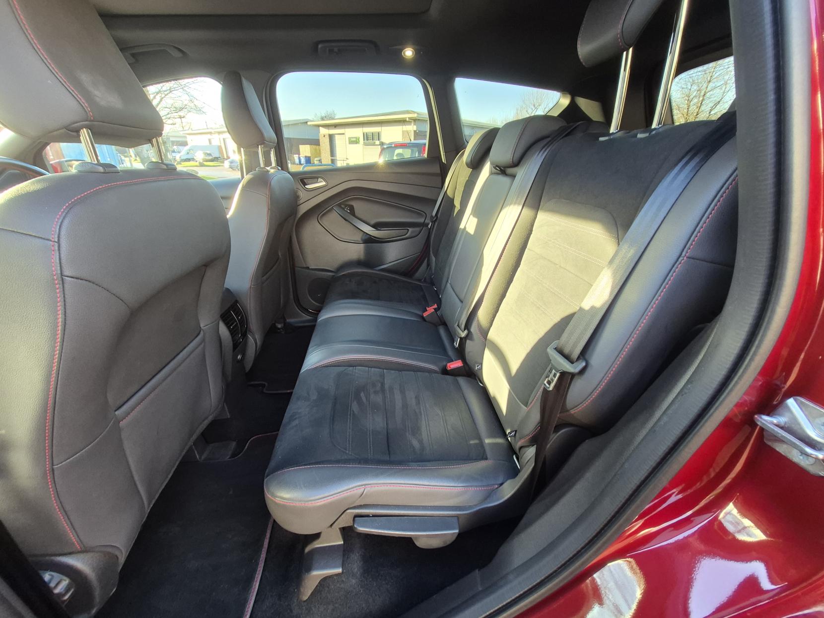 Ford Kuga 2.0 TDCi ST-Line X SUV 5dr Diesel Powershift AWD Euro 6 (s/s) (180 ps)