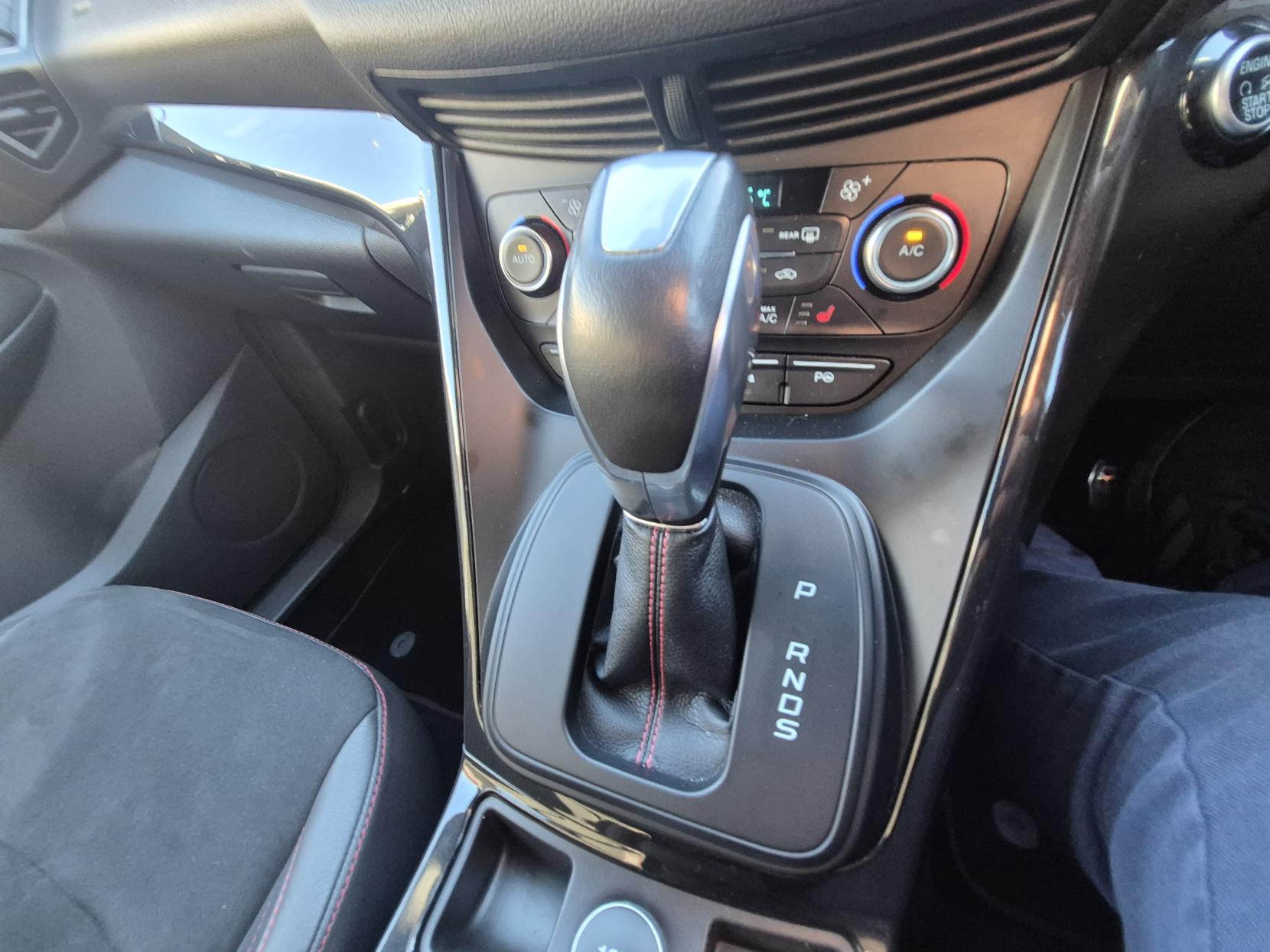 Ford Kuga 2.0 TDCi ST-Line X SUV 5dr Diesel Powershift AWD Euro 6 (s/s) (180 ps)