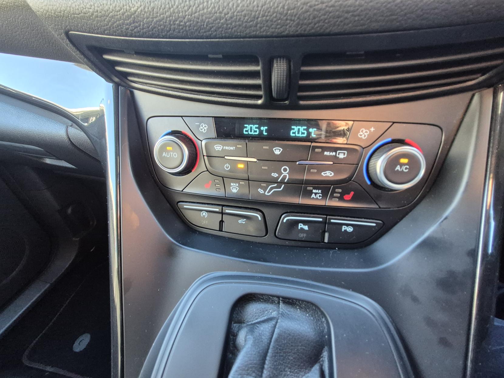 Ford Kuga 2.0 TDCi ST-Line X SUV 5dr Diesel Powershift AWD Euro 6 (s/s) (180 ps)