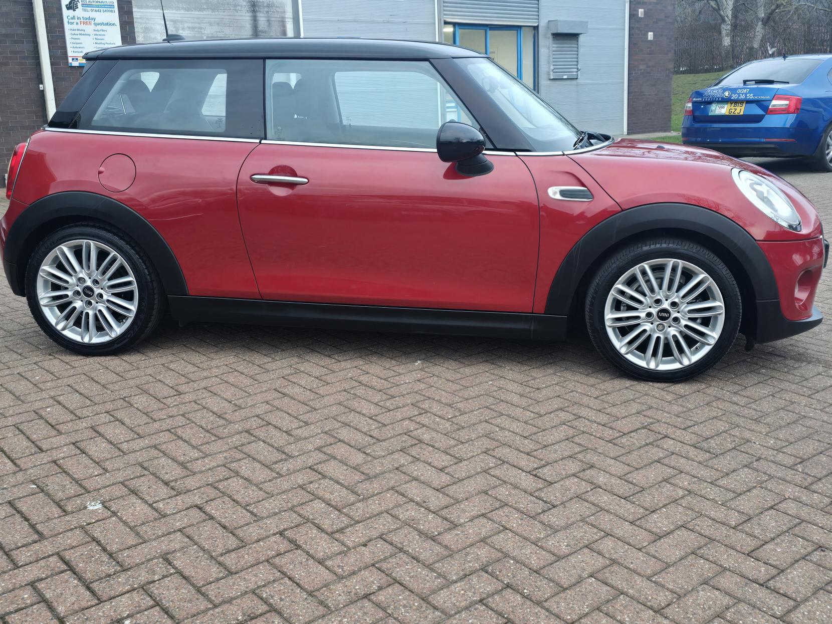 MINI Hatch 1.5 Cooper Hatchback 3dr Petrol Auto Euro 6 (s/s) (136 ps)