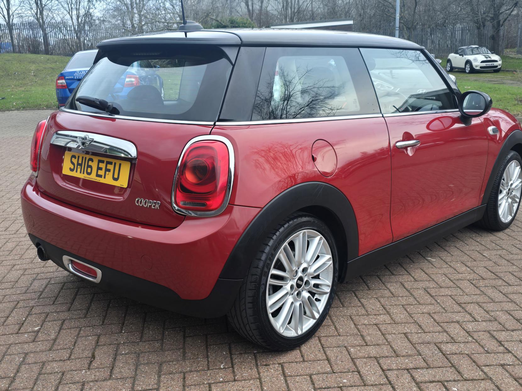 MINI Hatch 1.5 Cooper Hatchback 3dr Petrol Auto Euro 6 (s/s) (136 ps)