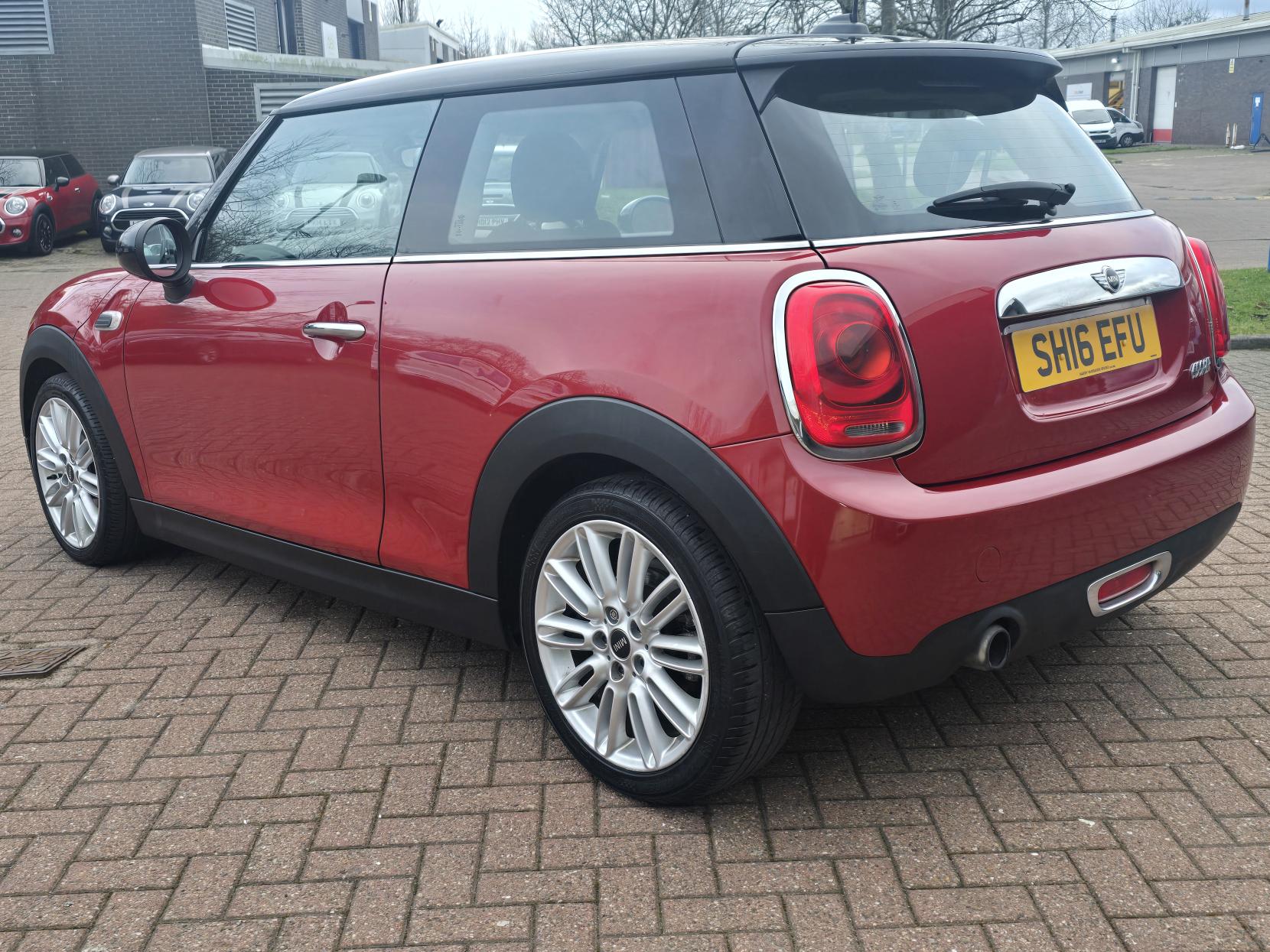 MINI Hatch 1.5 Cooper Hatchback 3dr Petrol Auto Euro 6 (s/s) (136 ps)