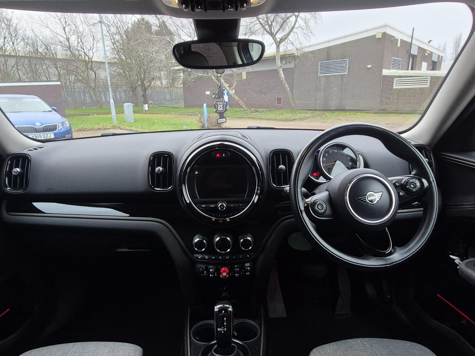 MINI Countryman 2.0 Cooper D SUV 5dr Diesel Auto ALL4 Euro 6 (s/s) (150 ps)