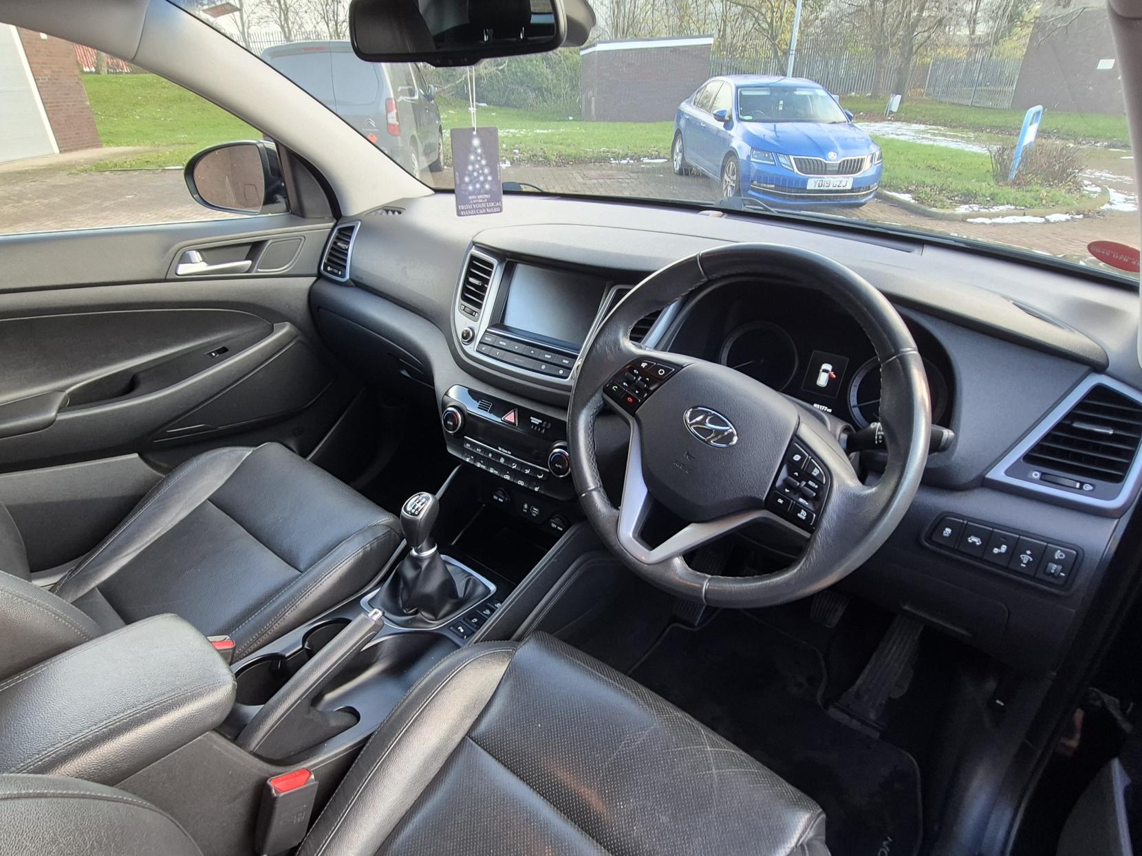 Hyundai TUCSON 1.7 CRDi Blue Drive Premium SUV 5dr Diesel Manual Euro 6 (s/s) (116 ps)