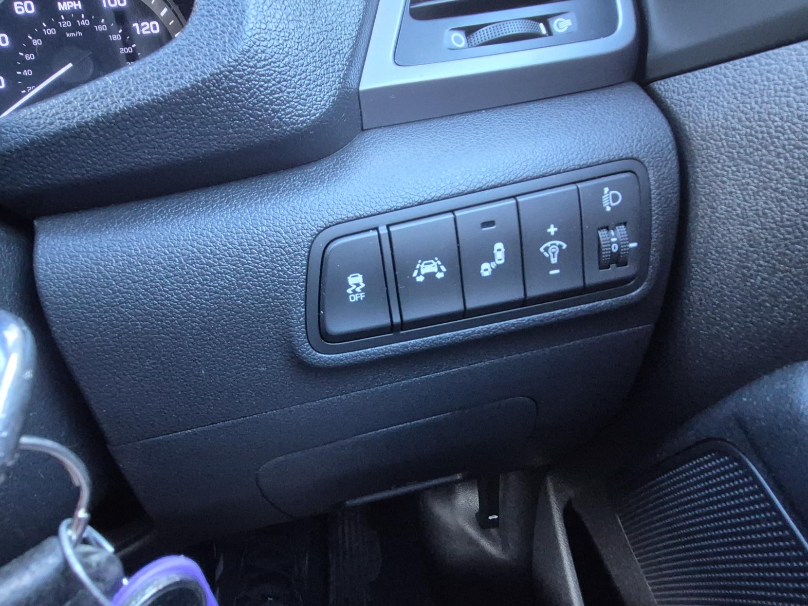 Hyundai TUCSON 1.7 CRDi Blue Drive Premium SUV 5dr Diesel Manual Euro 6 (s/s) (116 ps)