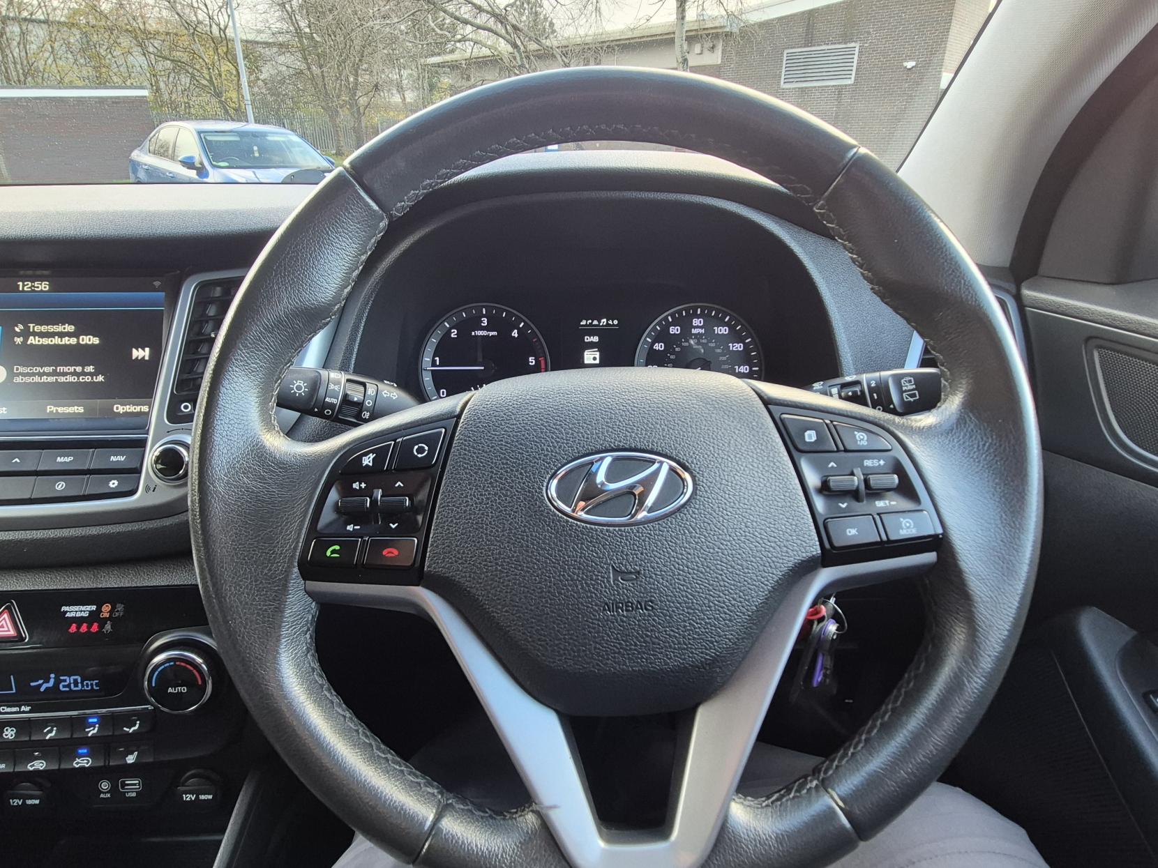 Hyundai TUCSON 1.7 CRDi Blue Drive Premium SUV 5dr Diesel Manual Euro 6 (s/s) (116 ps)