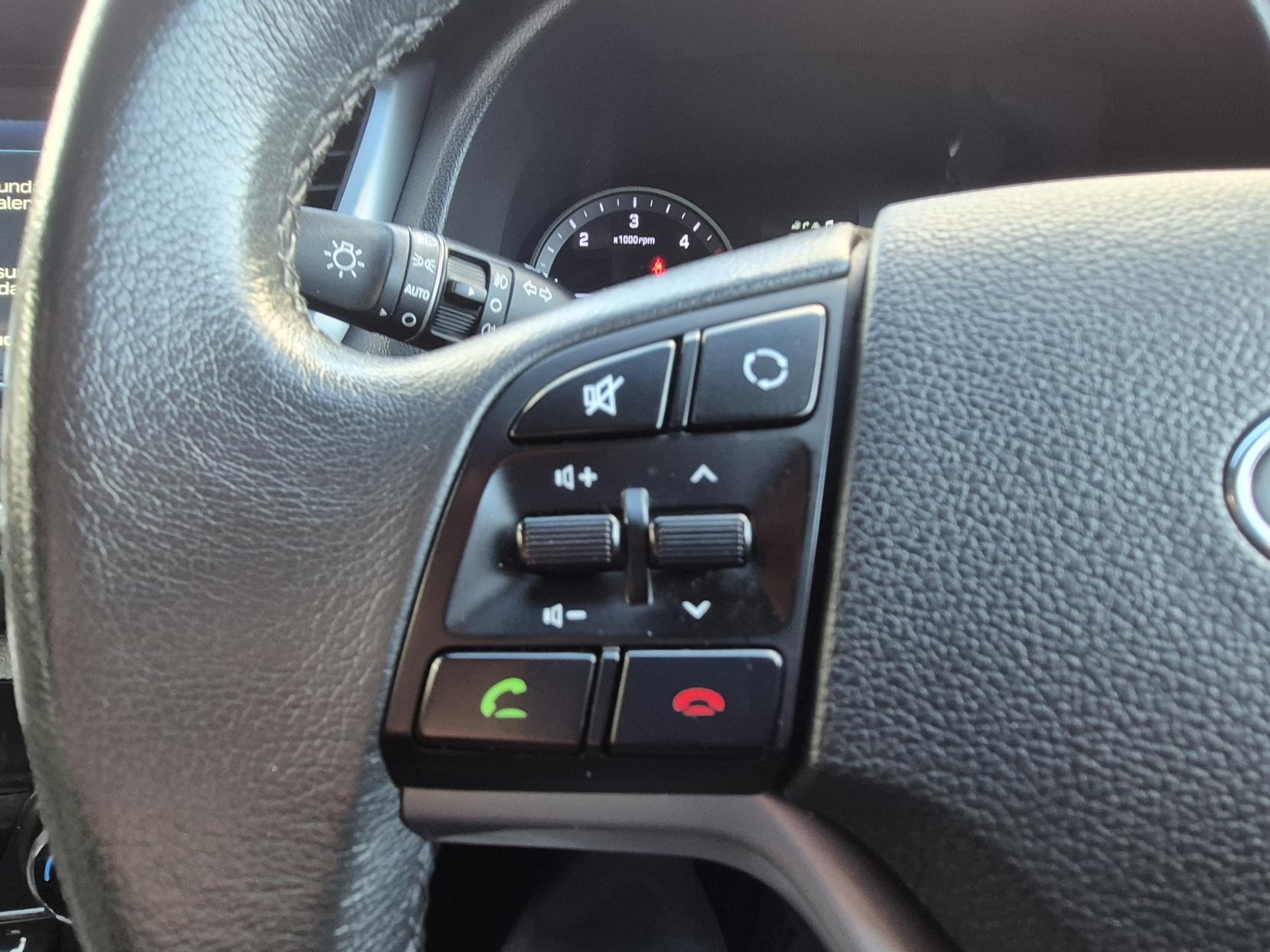 Hyundai TUCSON 1.7 CRDi Blue Drive Premium SUV 5dr Diesel Manual Euro 6 (s/s) (116 ps)