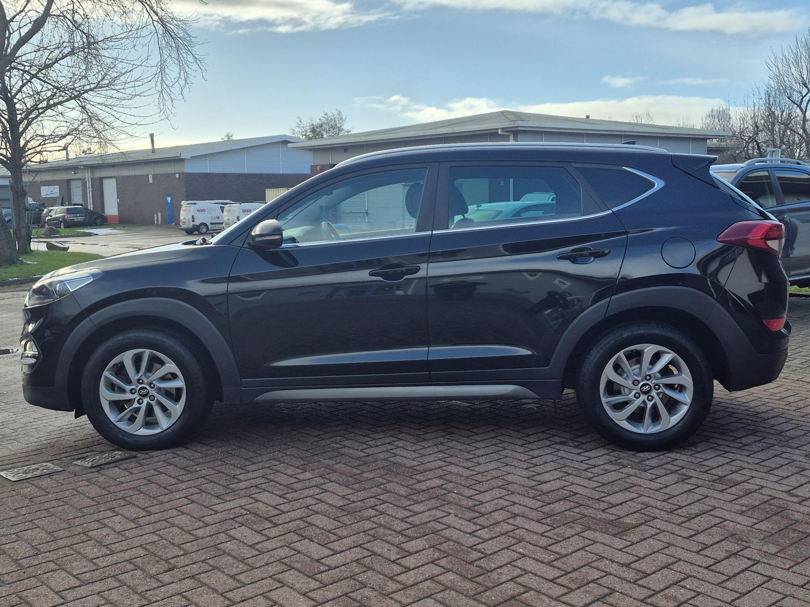 Hyundai TUCSON 1.7 CRDi Blue Drive Premium SUV 5dr Diesel Manual Euro 6 (s/s) (116 ps)