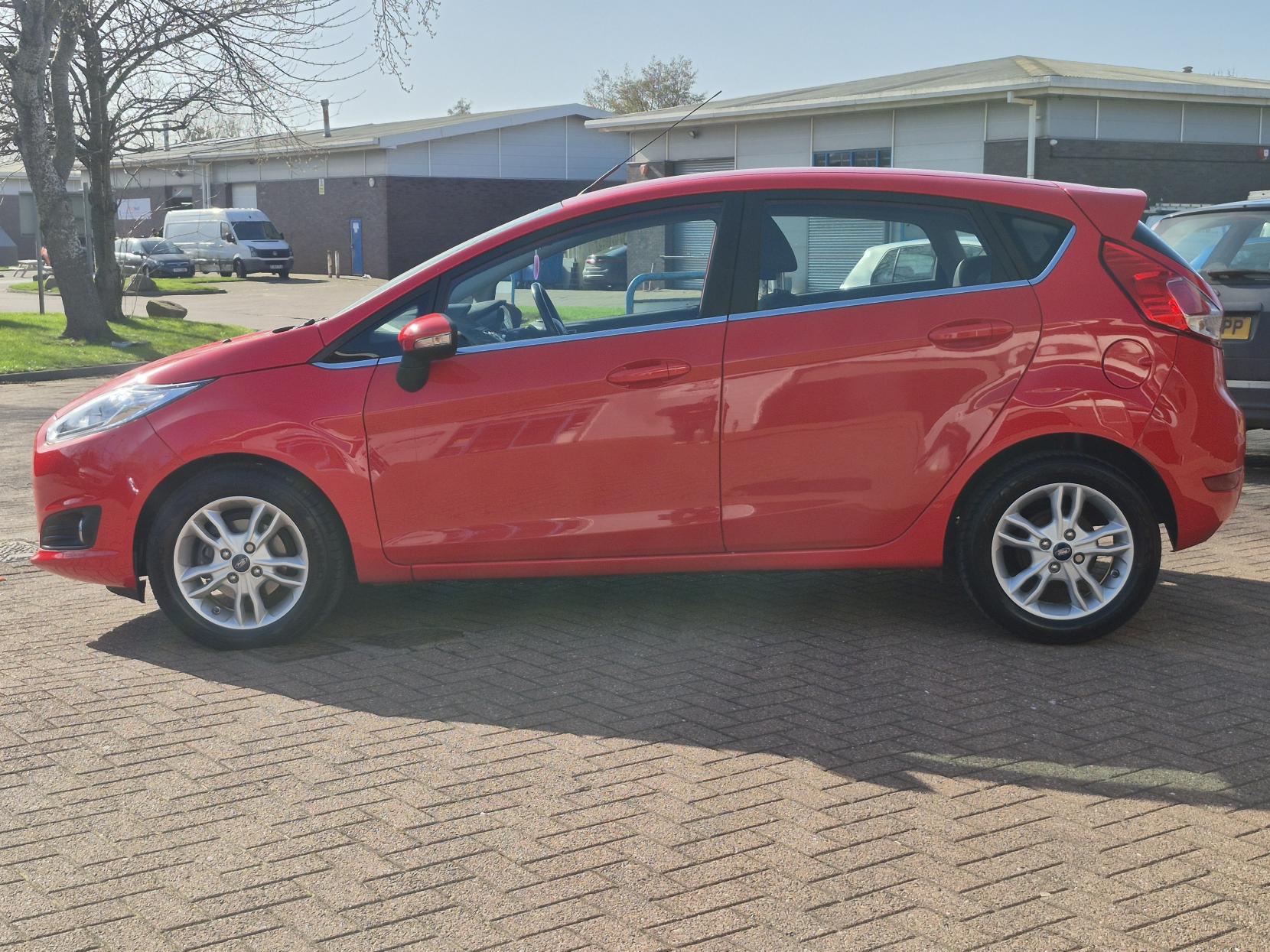 Ford Fiesta 1.0T EcoBoost Zetec Hatchback 5dr Petrol Manual Euro 6 (s/s) (100 ps)