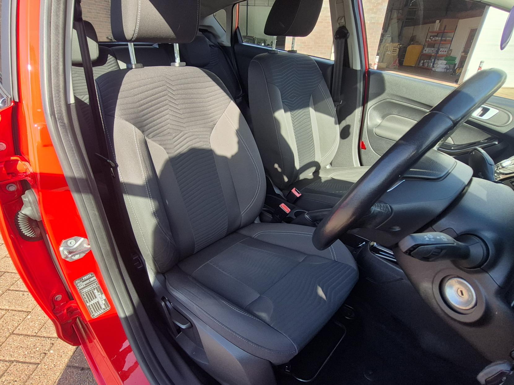 Ford Fiesta 1.0T EcoBoost Zetec Hatchback 5dr Petrol Manual Euro 6 (s/s) (100 ps)