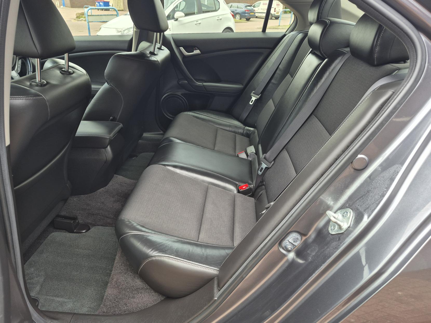 Honda Accord 2.0 i-VTEC ES GT Saloon 4dr Petrol Manual Euro 5 (156 ps)