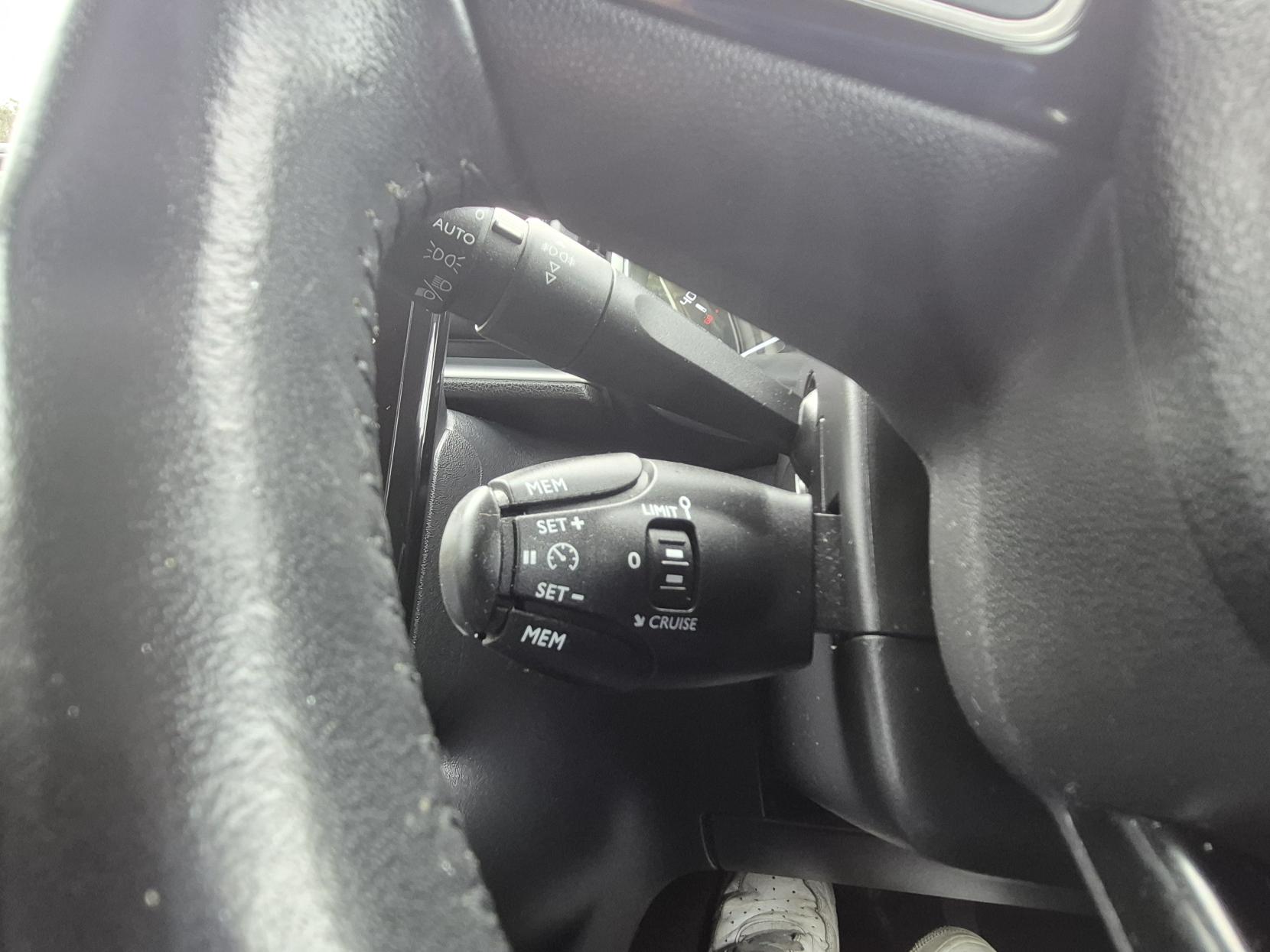 Citroen C3 1.2 PureTech Flair Hatchback 5dr Petrol Manual Euro 6 (82 ps)