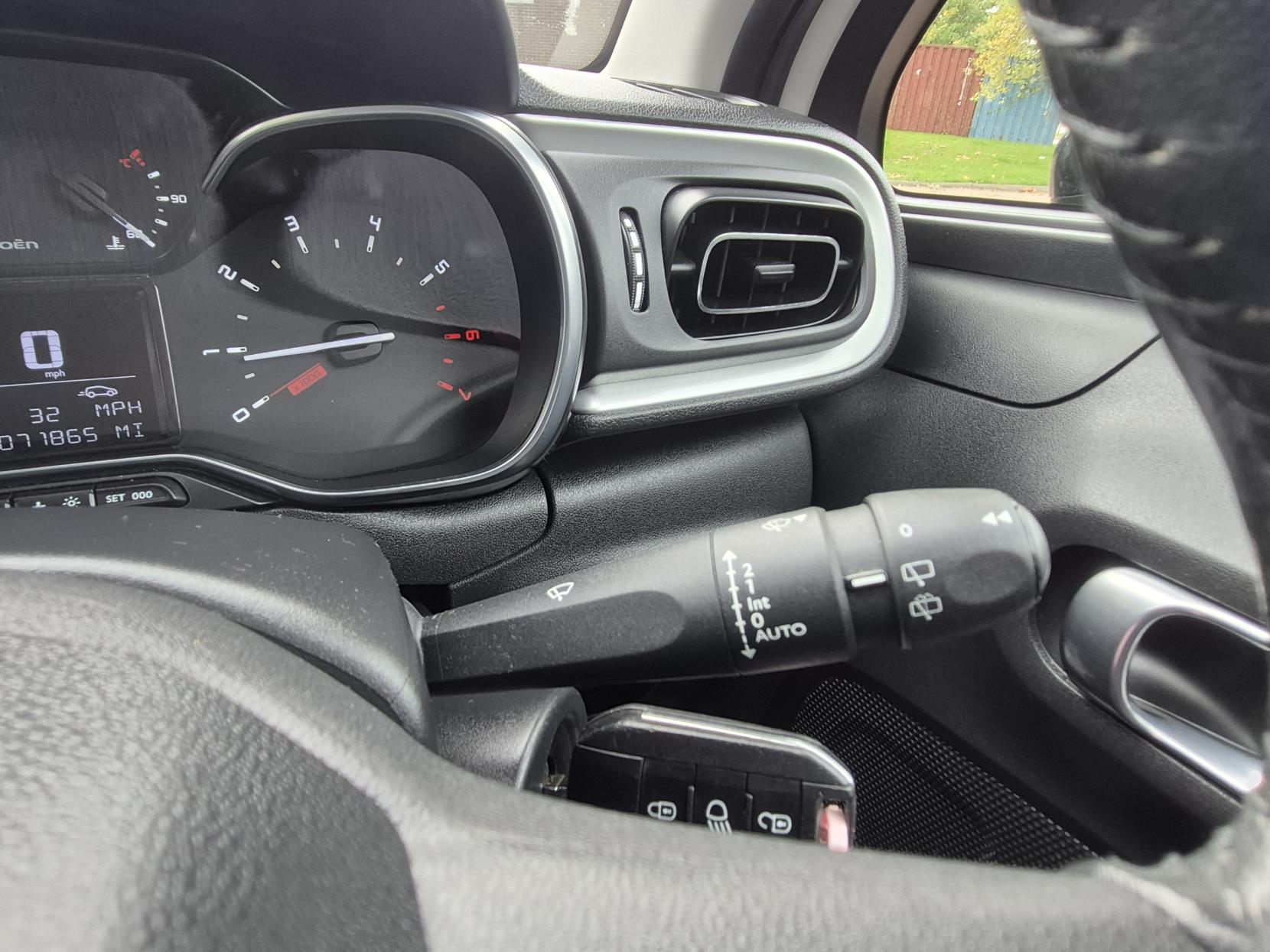 Citroen C3 1.2 PureTech Flair Hatchback 5dr Petrol Manual Euro 6 (82 ps)