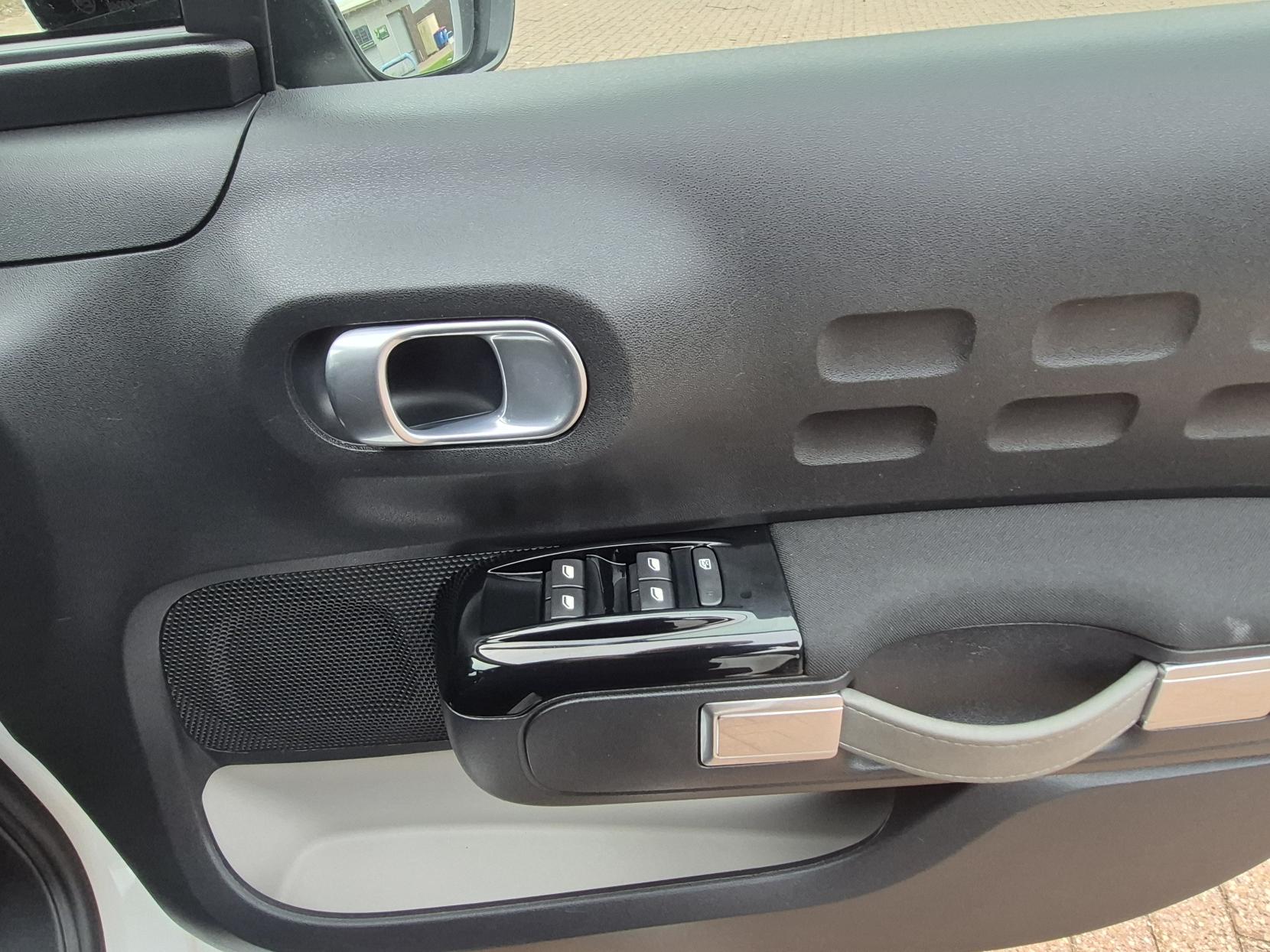 Citroen C3 1.2 PureTech Flair Hatchback 5dr Petrol Manual Euro 6 (82 ps)