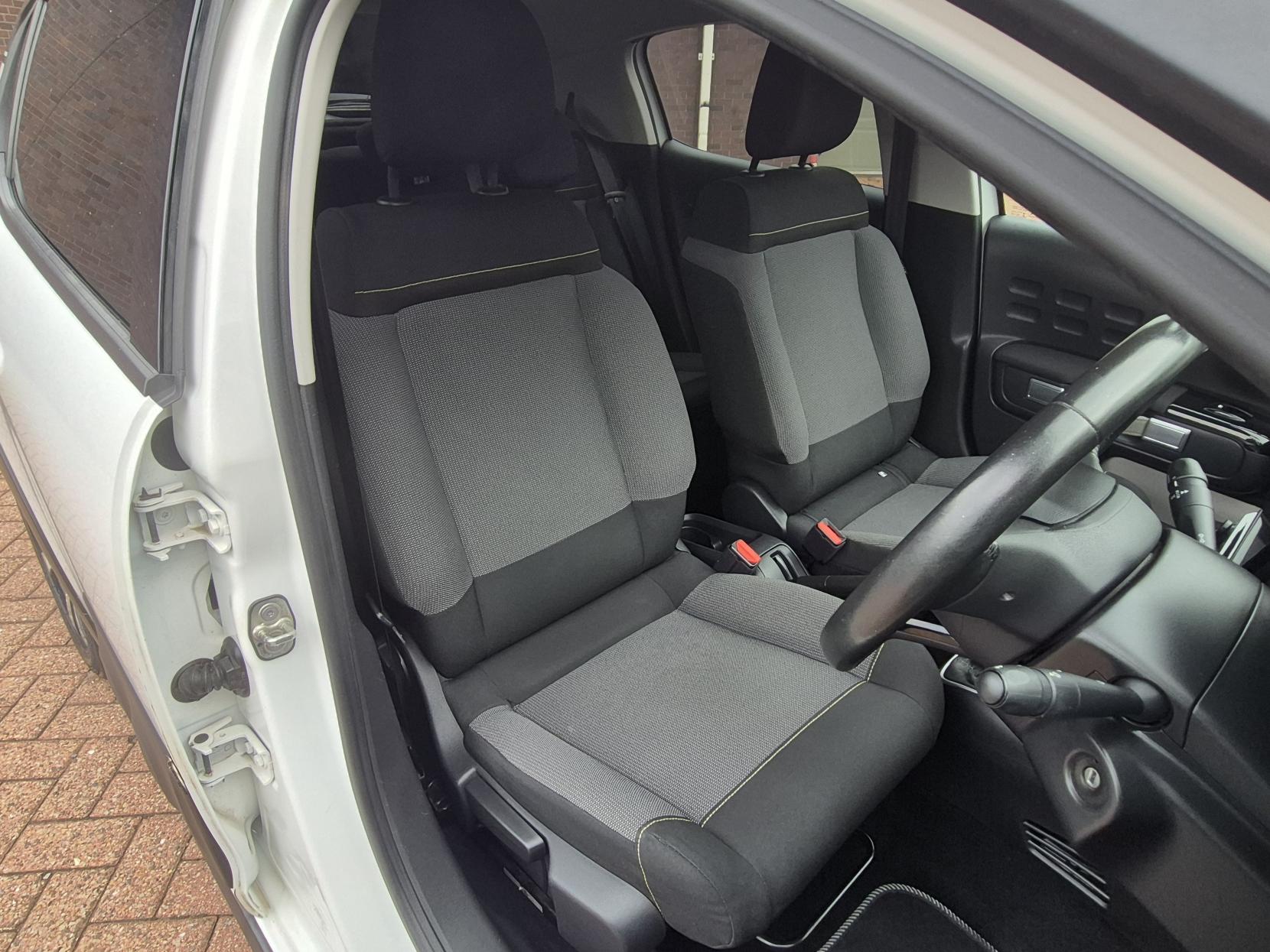 Citroen C3 1.2 PureTech Flair Hatchback 5dr Petrol Manual Euro 6 (82 ps)