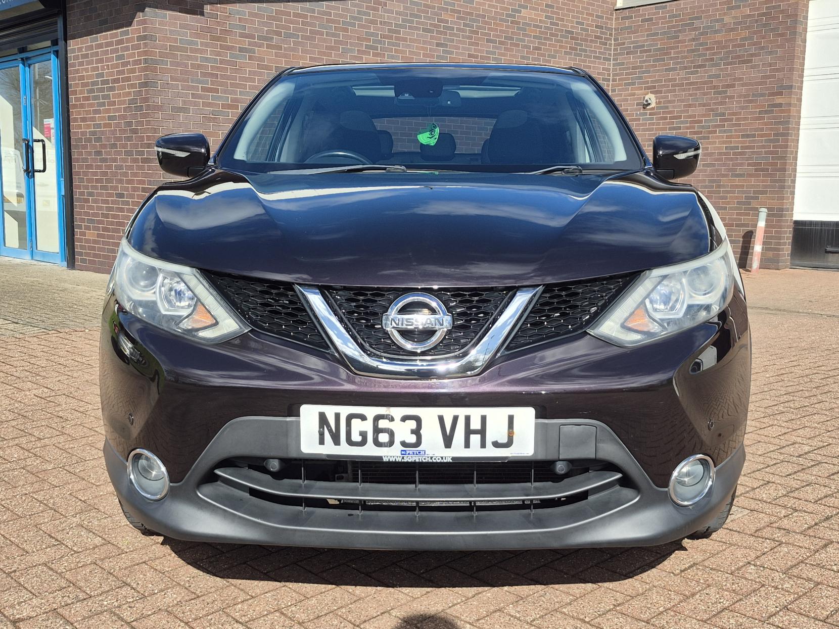 Nissan Qashqai 1.2 DIG-T Acenta Premium SUV 5dr Petrol Manual 2WD Euro 5 (s/s) (115 ps)