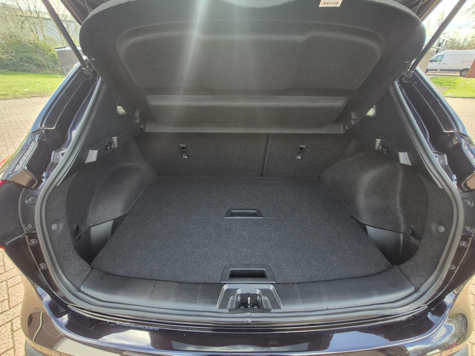 Nissan Qashqai 1.2 DIG-T Acenta Premium SUV 5dr Petrol Manual 2WD Euro 5 (s/s) (115 ps)