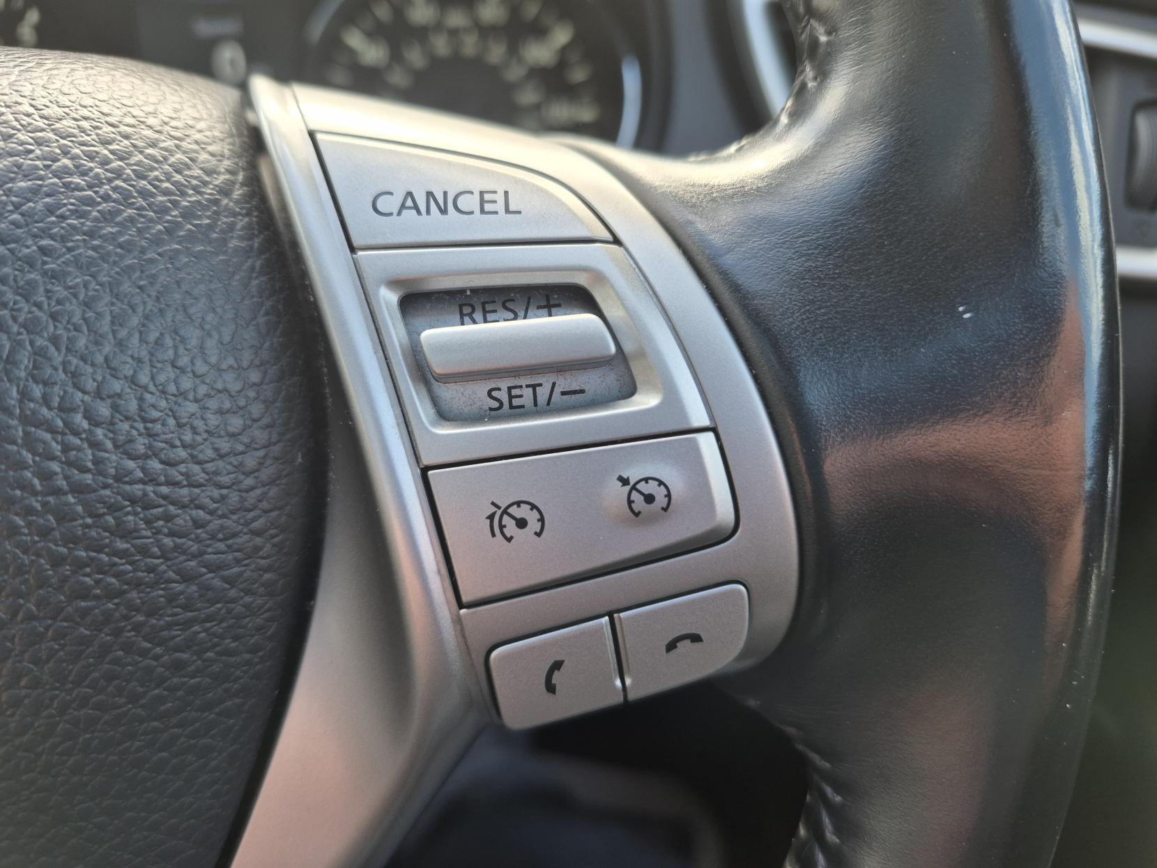 Nissan Qashqai 1.2 DIG-T Acenta Premium SUV 5dr Petrol Manual 2WD Euro 5 (s/s) (115 ps)