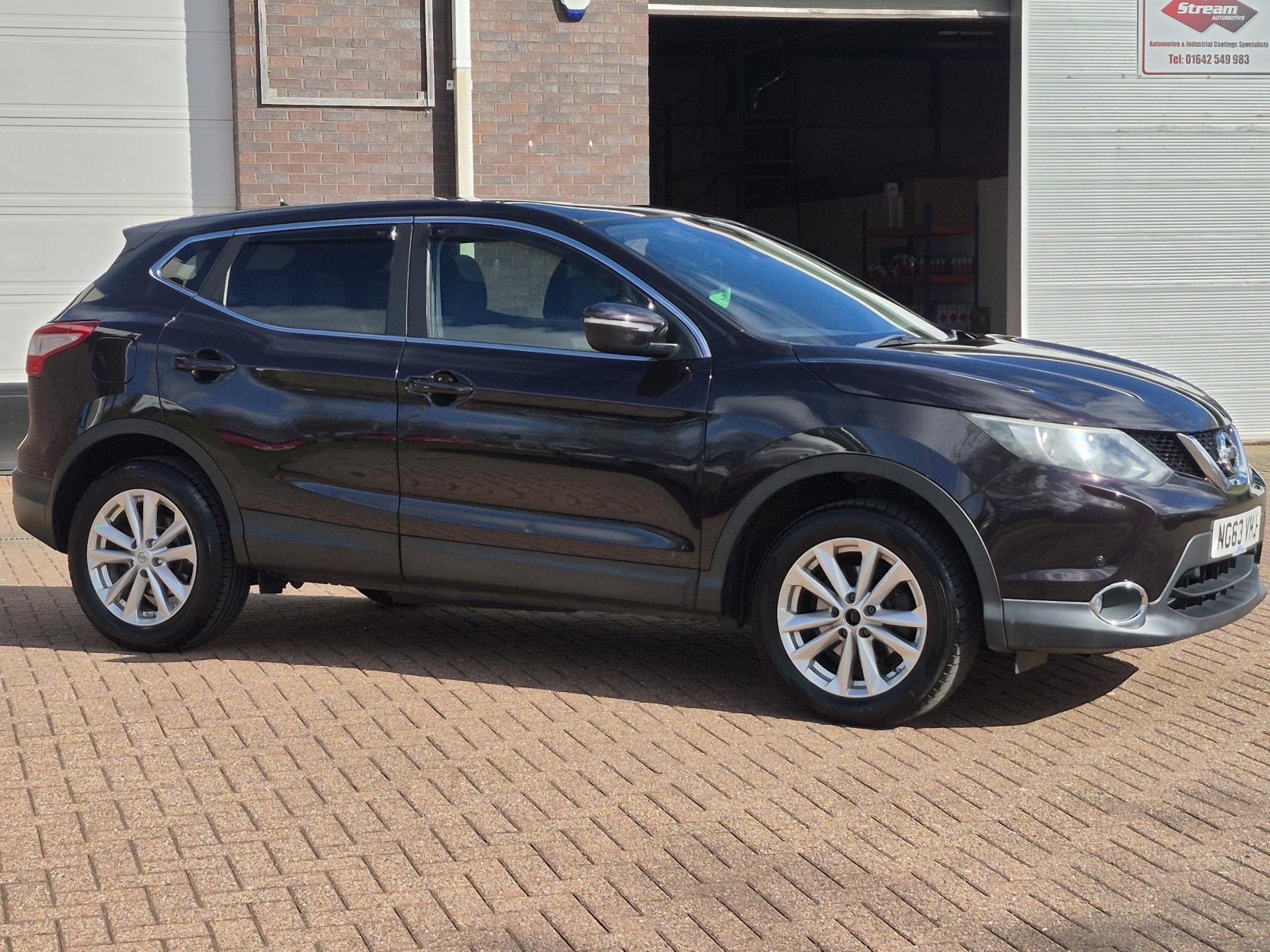 Nissan Qashqai 1.2 DIG-T Acenta Premium SUV 5dr Petrol Manual 2WD Euro 5 (s/s) (115 ps)