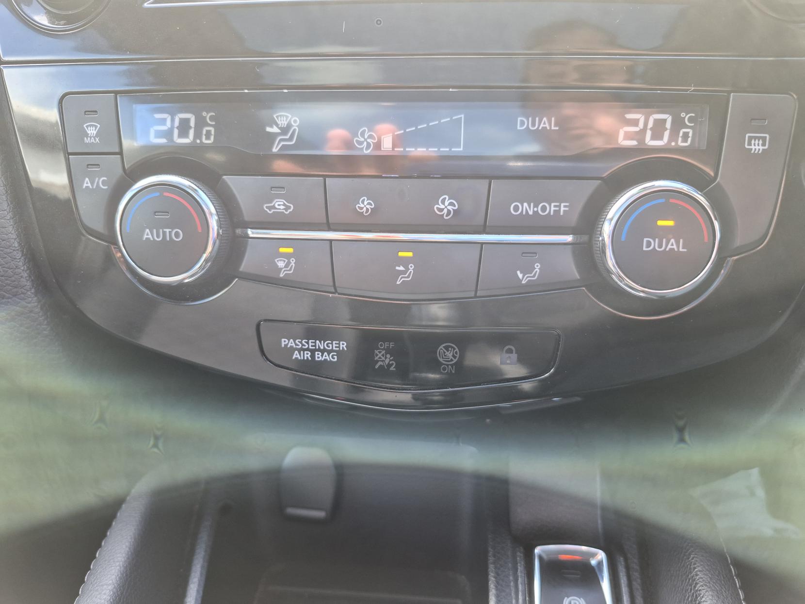 Nissan Qashqai 1.2 DIG-T Acenta Premium SUV 5dr Petrol Manual 2WD Euro 5 (s/s) (115 ps)