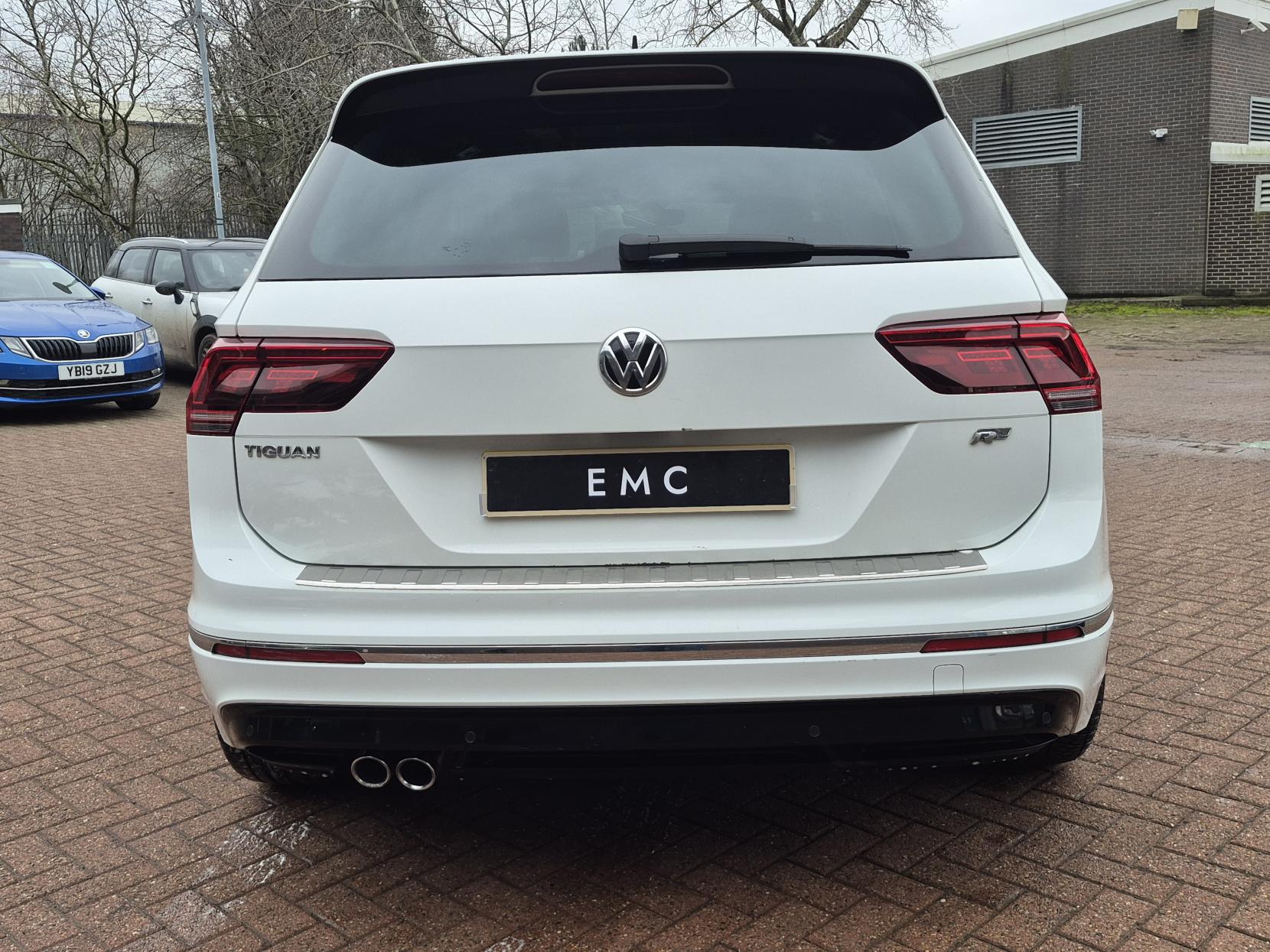 Volkswagen Tiguan 2.0 TDI R-Line SUV 5dr Diesel Manual Euro 6 (s/s) (150 ps)