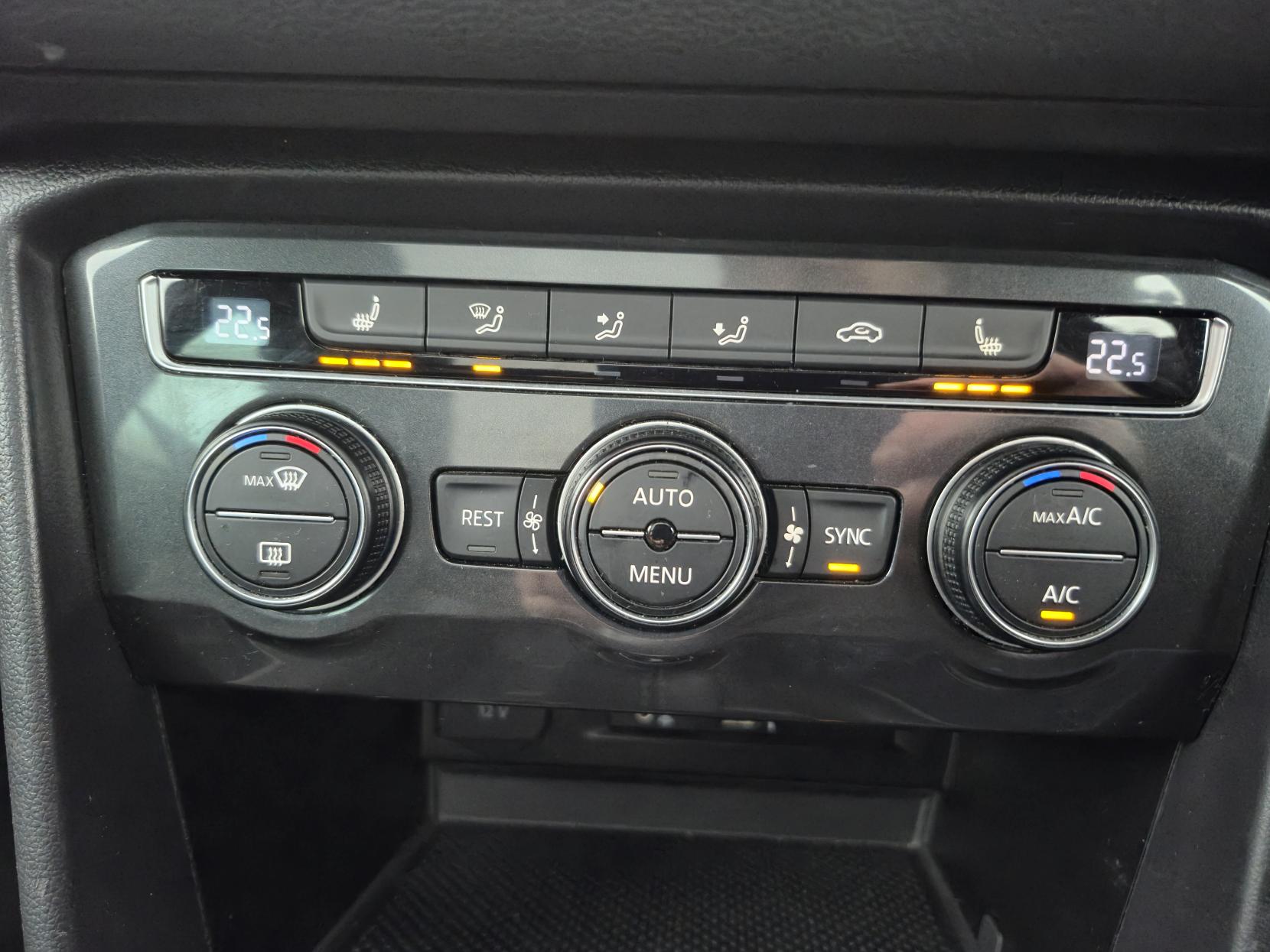 Volkswagen Tiguan 2.0 TDI R-Line SUV 5dr Diesel Manual Euro 6 (s/s) (150 ps)