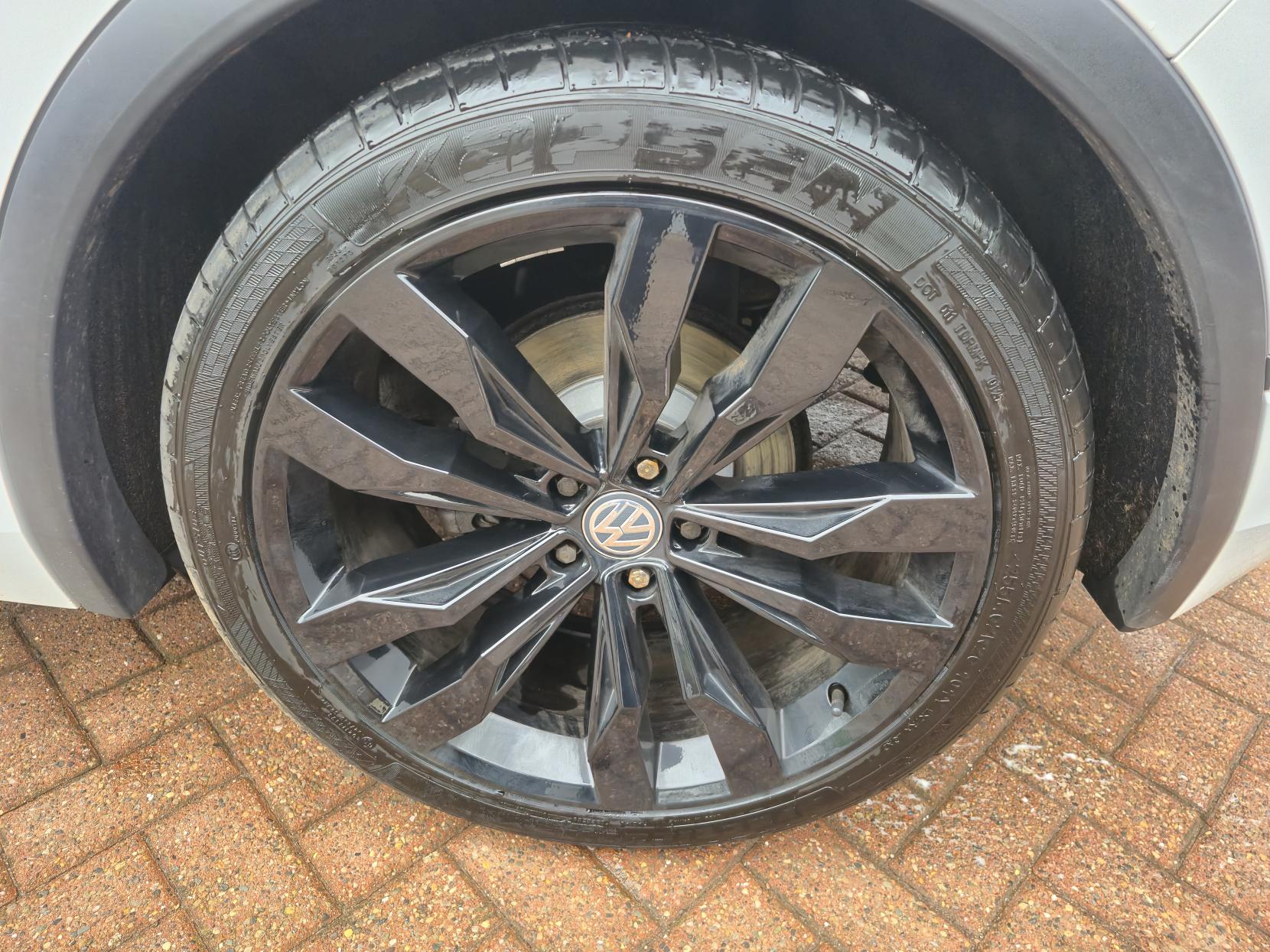 Volkswagen Tiguan 2.0 TDI R-Line SUV 5dr Diesel Manual Euro 6 (s/s) (150 ps)