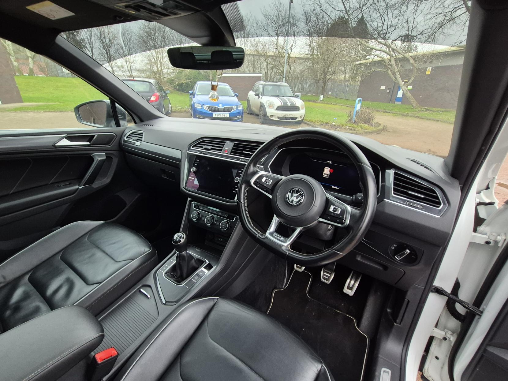 Volkswagen Tiguan 2.0 TDI R-Line SUV 5dr Diesel Manual Euro 6 (s/s) (150 ps)