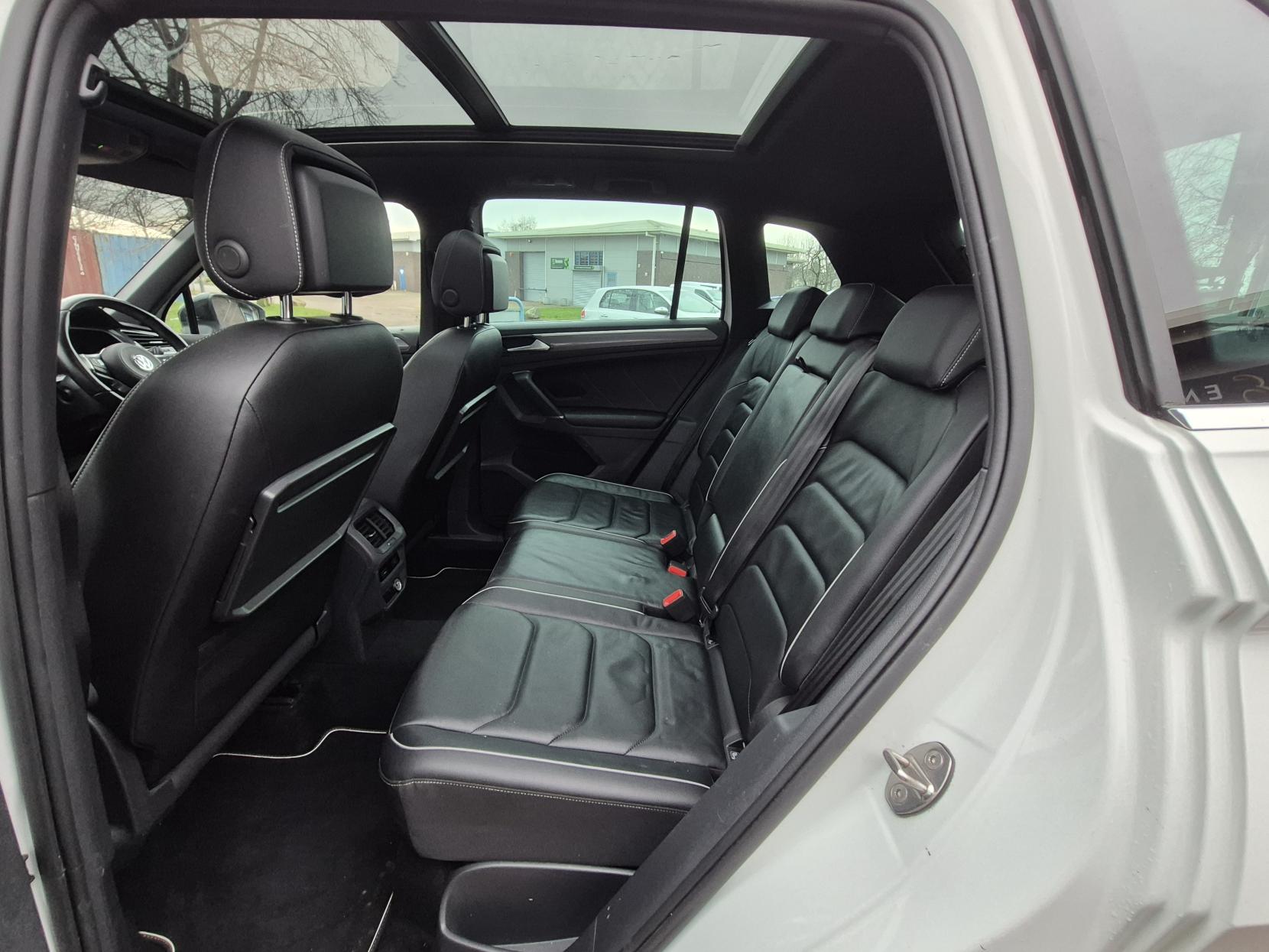 Volkswagen Tiguan 2.0 TDI R-Line SUV 5dr Diesel Manual Euro 6 (s/s) (150 ps)