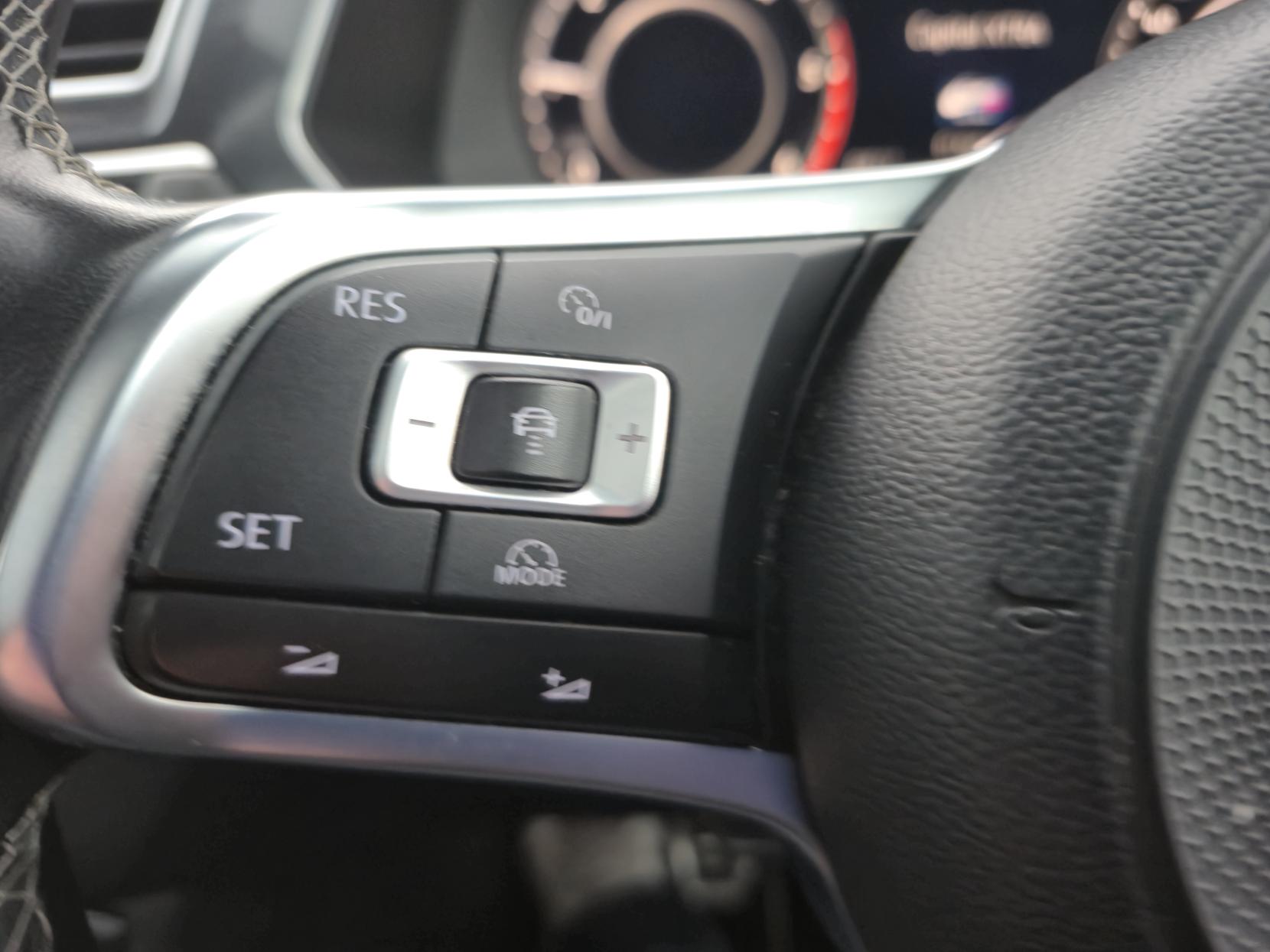 Volkswagen Tiguan 2.0 TDI R-Line SUV 5dr Diesel Manual Euro 6 (s/s) (150 ps)